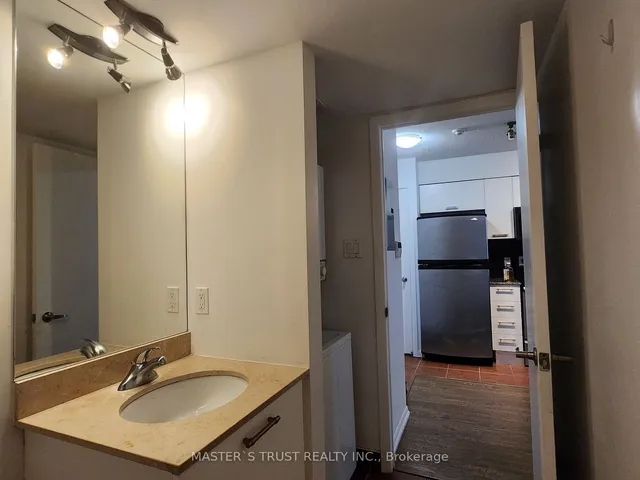 Additional property image - 37 Grosvenor St Unit 410