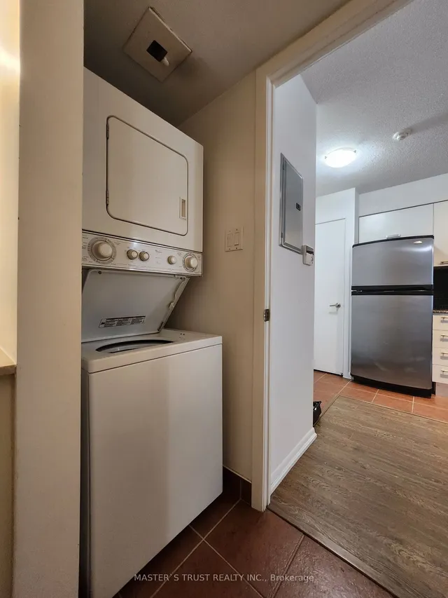 Additional property image - 37 Grosvenor St Unit 410