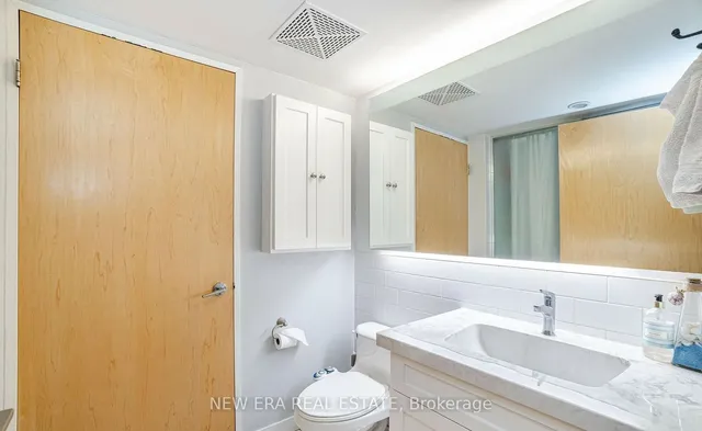 Additional property image - 1005 King St Unit 610