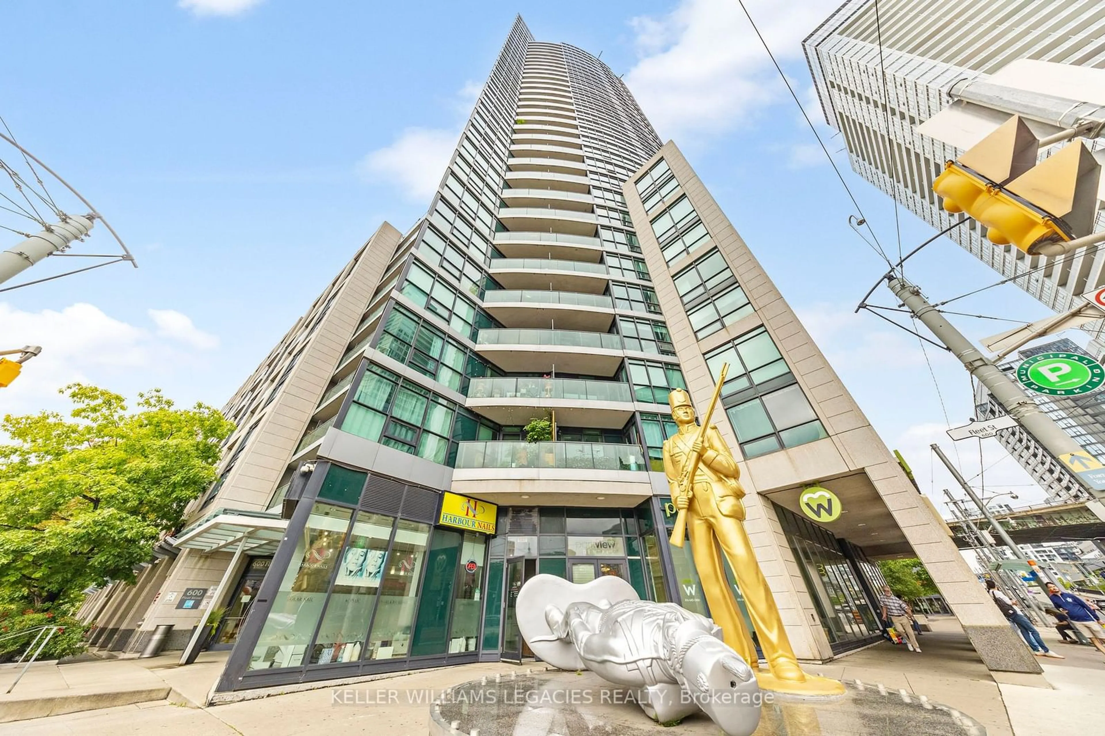 A pic from exterior of the house or condo for 600 Fleet St #2711, Toronto Ontario M5V 1B7