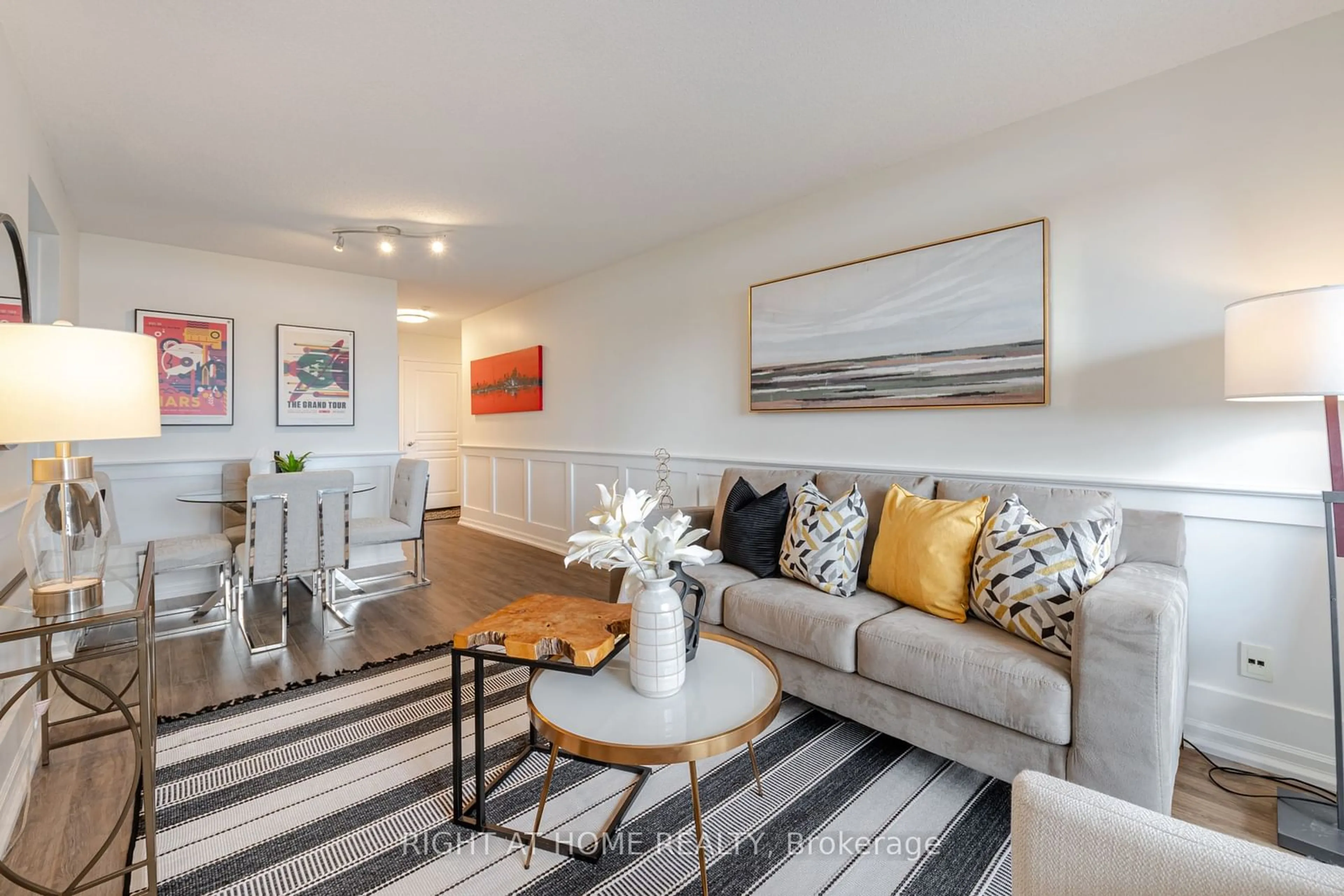 Living room for 51 Harrison Garden Blvd #810, Toronto Ontario M2N 7G4