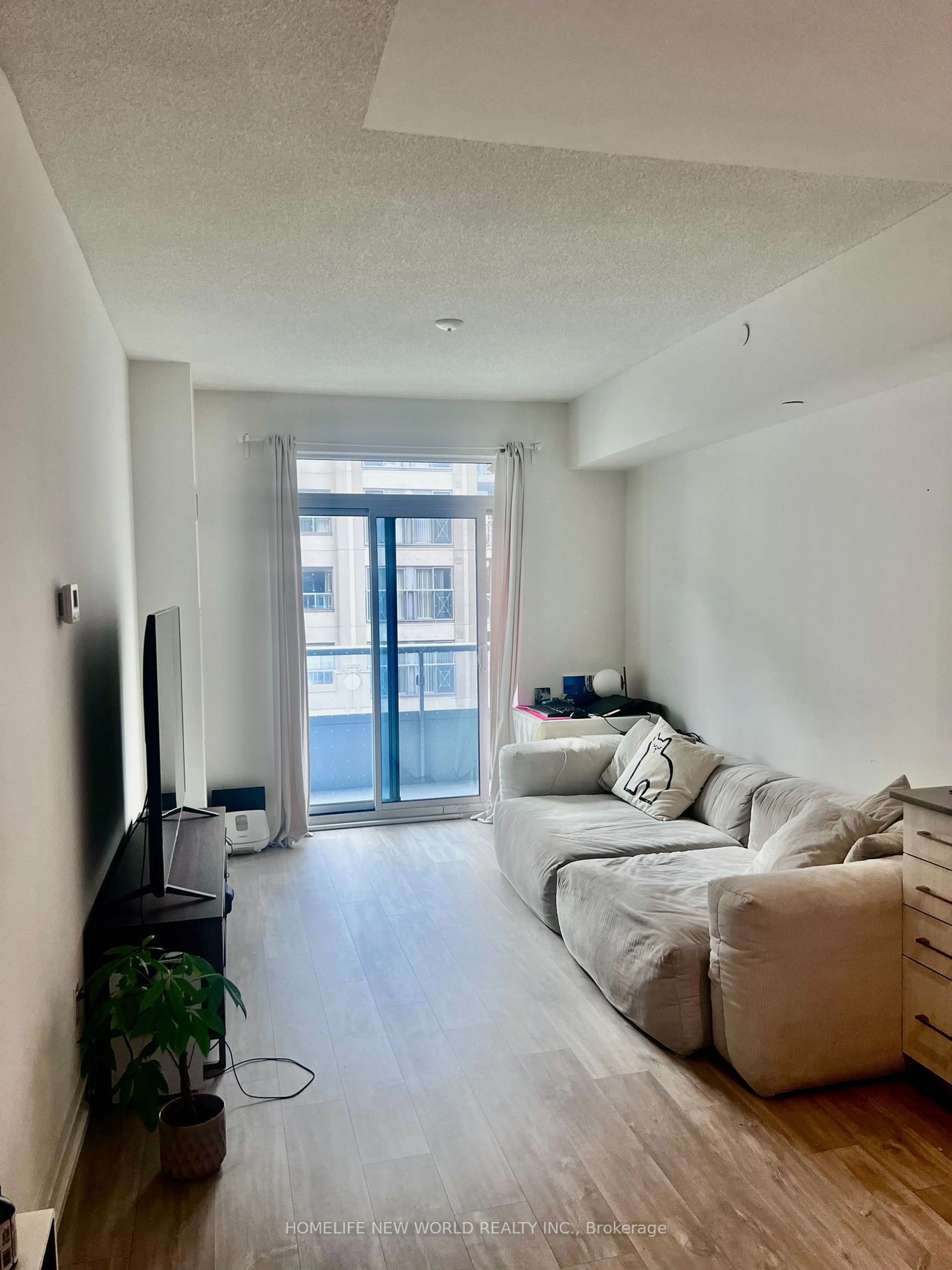 Living room for 591 Sheppard Ave #608, Toronto Ontario M2K 0G2