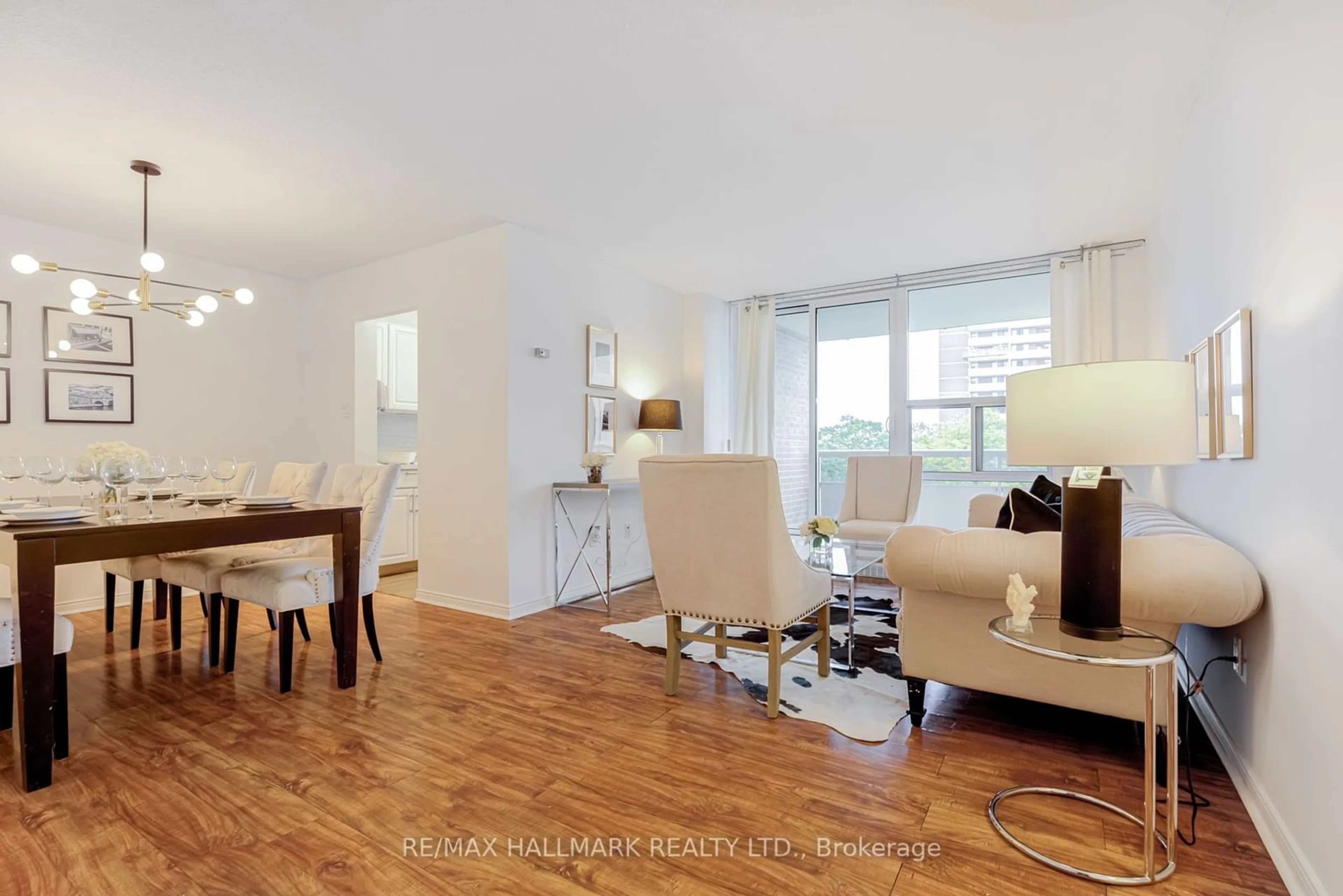 Living room, wood floors for 175 Hilda Ave #612, Toronto Ontario M2M 1V8