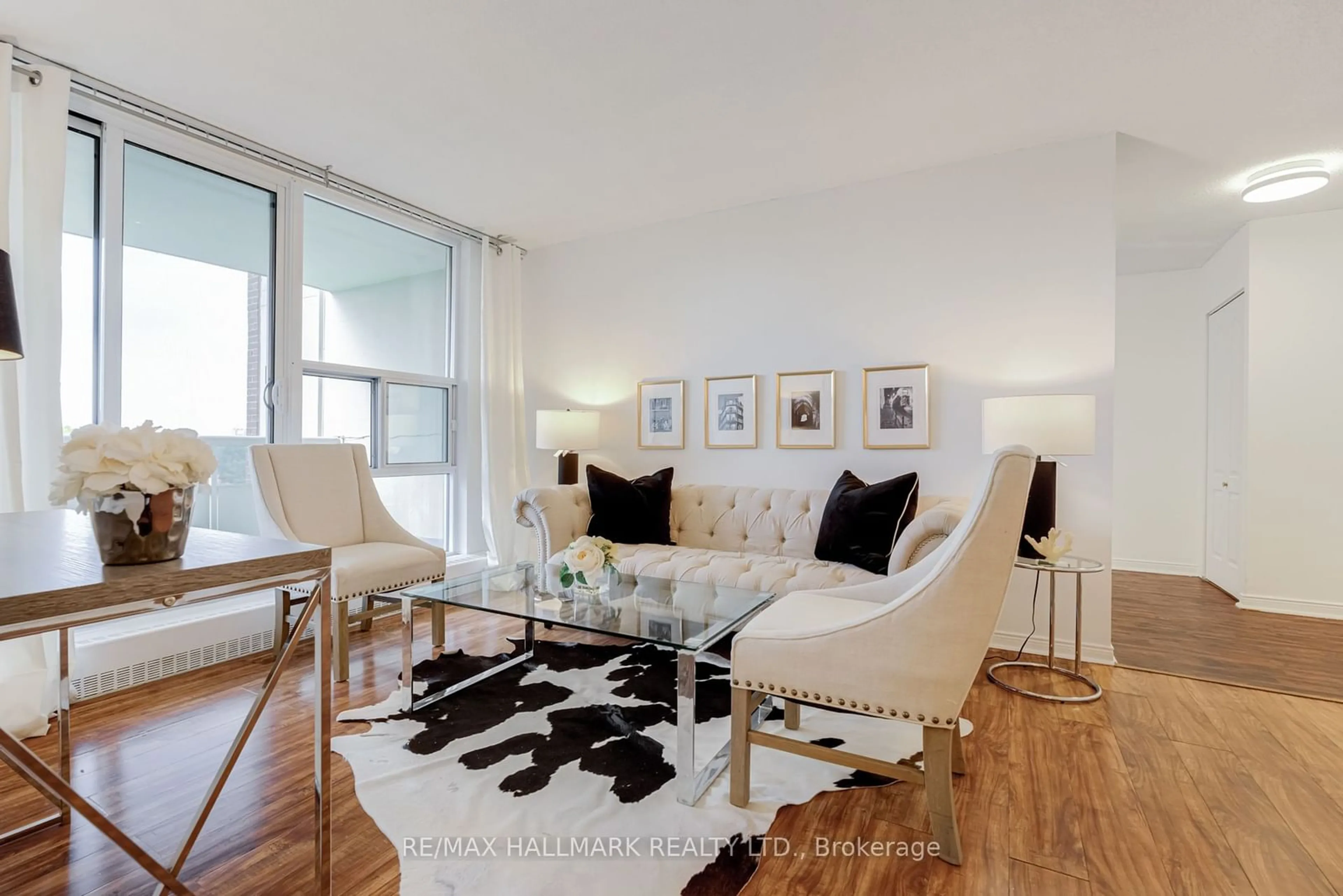 Living room, wood floors for 175 Hilda Ave #612, Toronto Ontario M2M 1V8