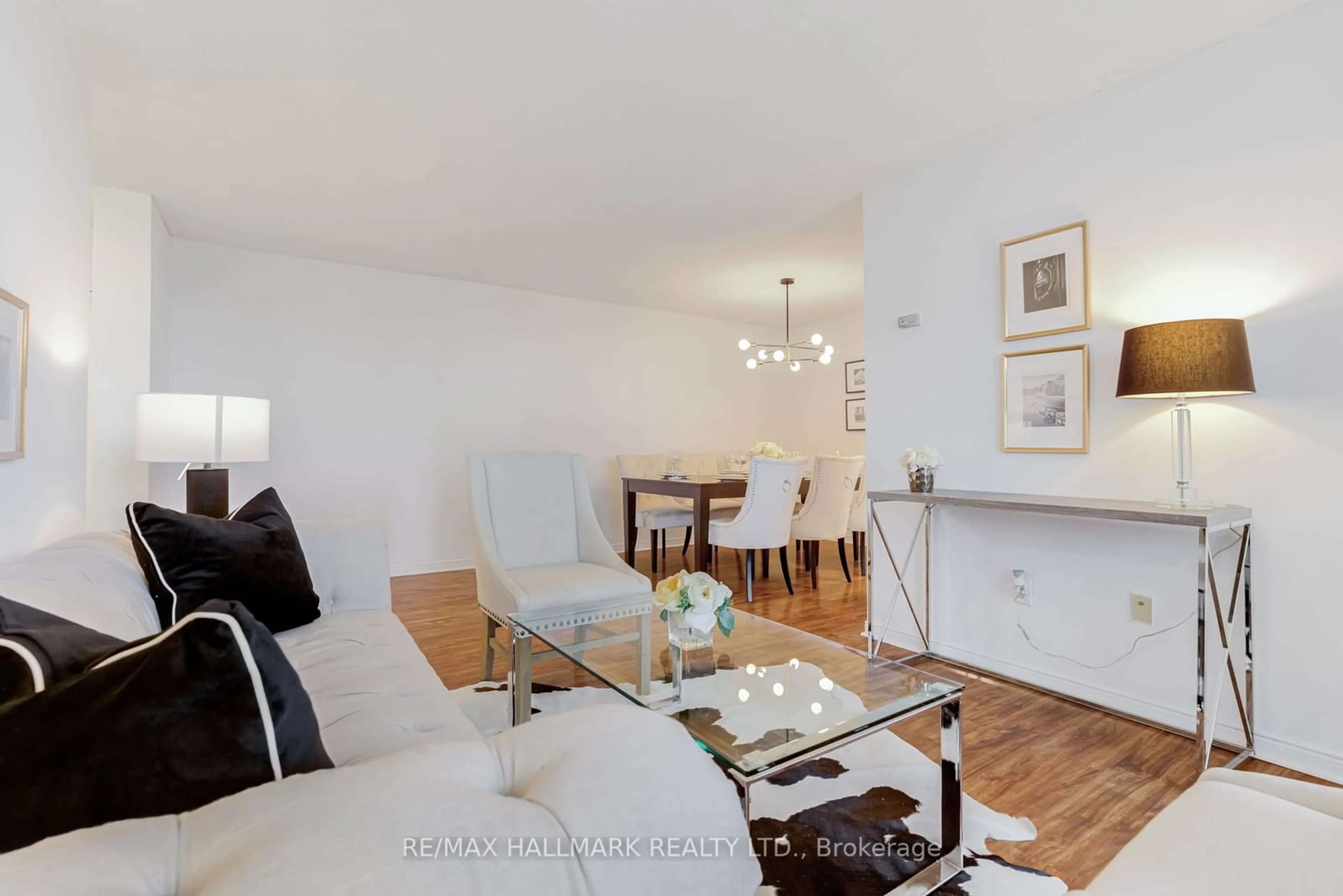 Dining room, wood floors for 175 Hilda Ave #612, Toronto Ontario M2M 1V8