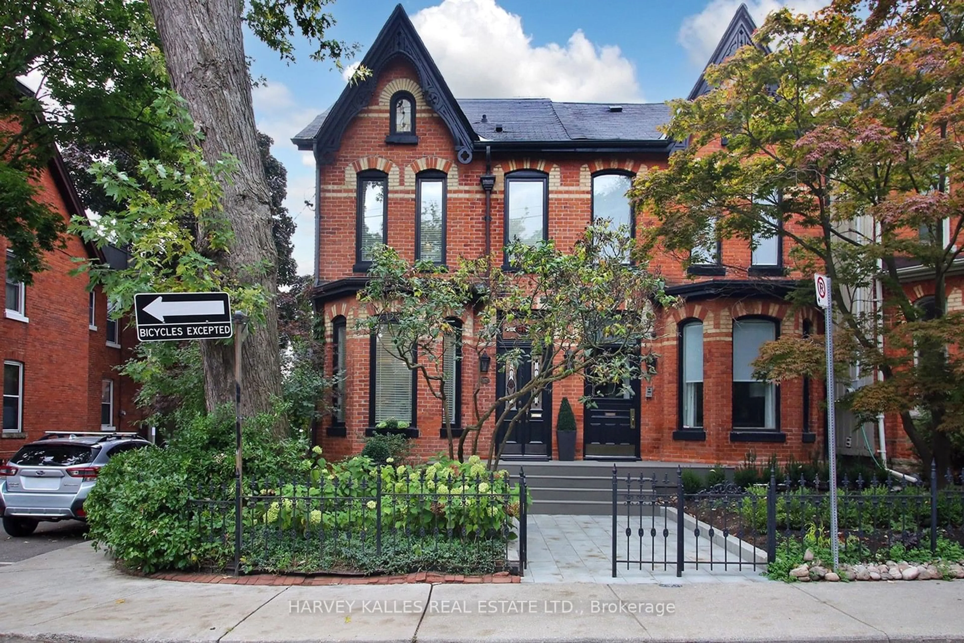 Home with brick exterior material for 414 Sackville St, Toronto Ontario M4X 1S9