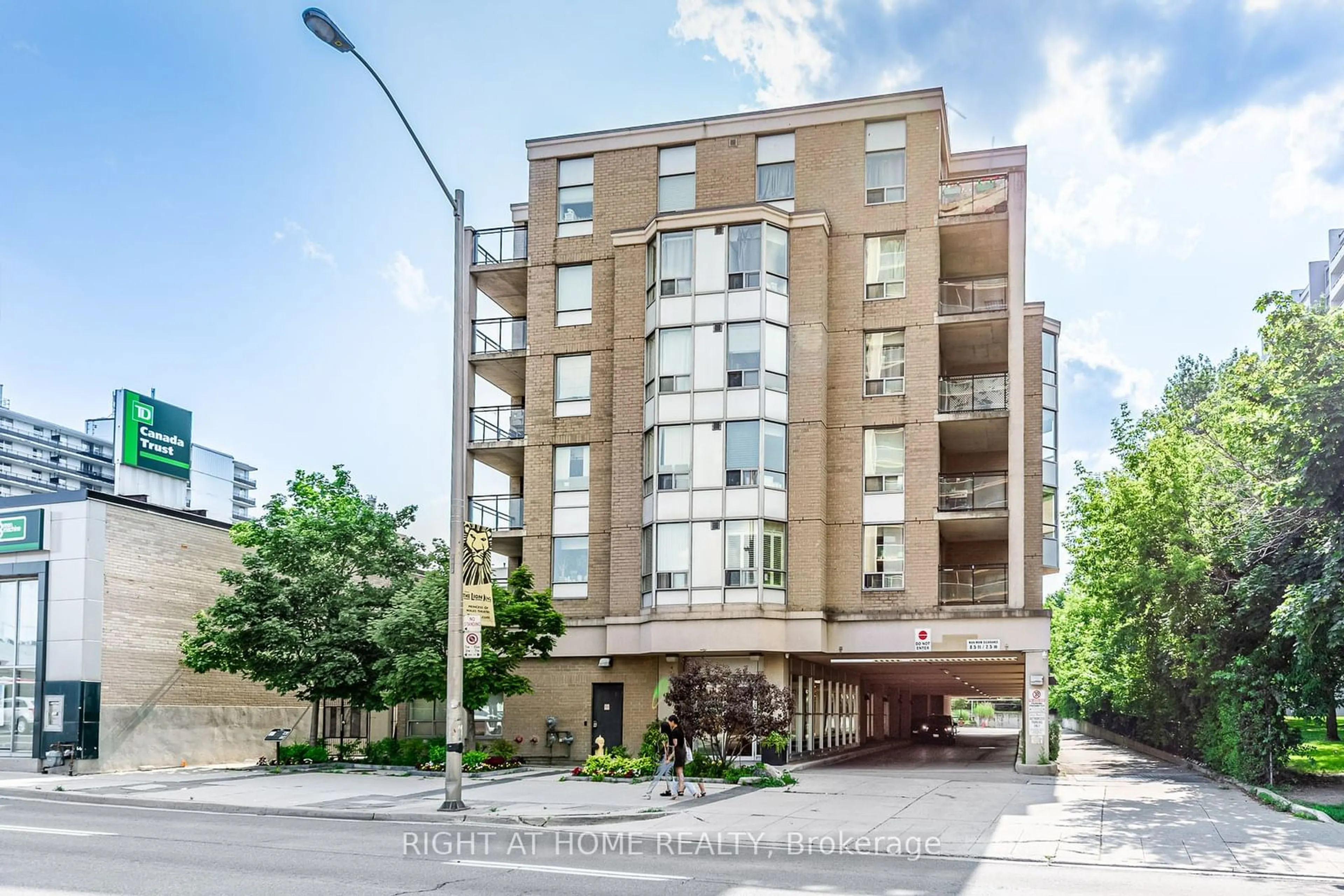 A pic from exterior of the house or condo for 5940 Yonge St. St #607, Toronto Ontario M2M 4M6