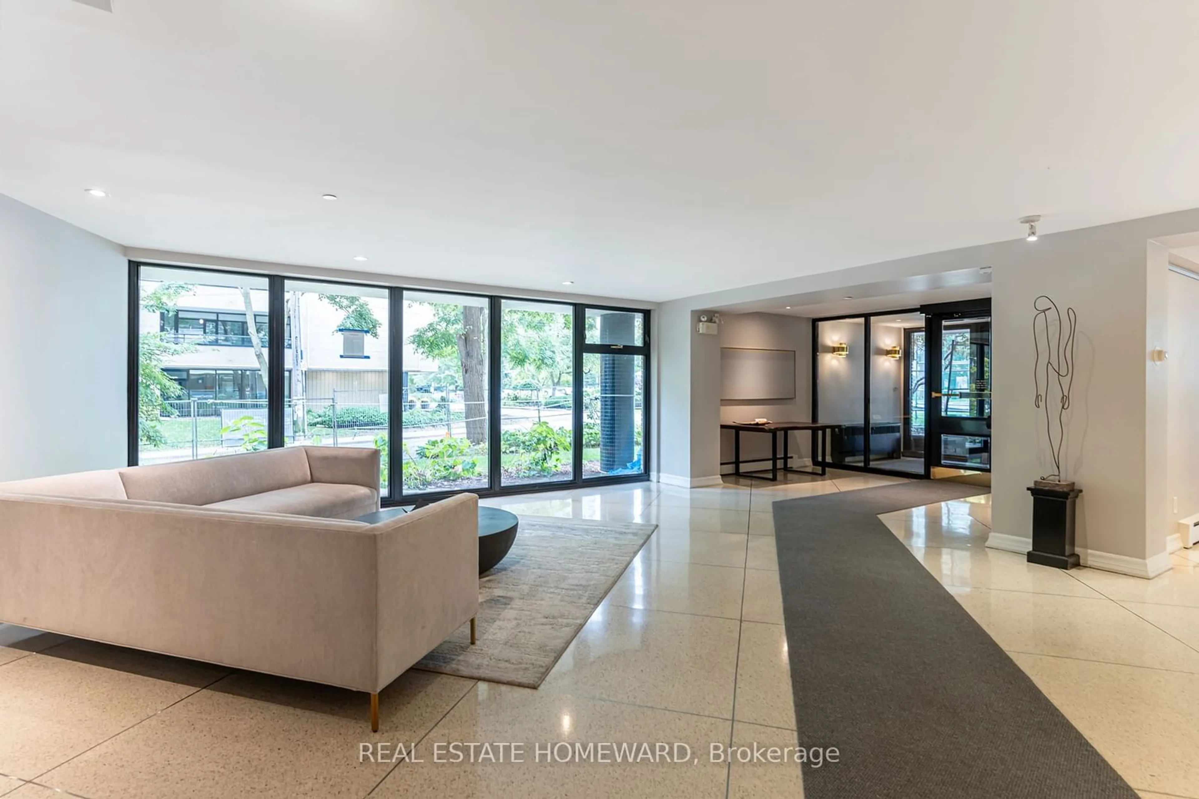 Indoor lobby, cement floor for 581 Avenue Rd #501, Toronto Ontario M4V 2K4