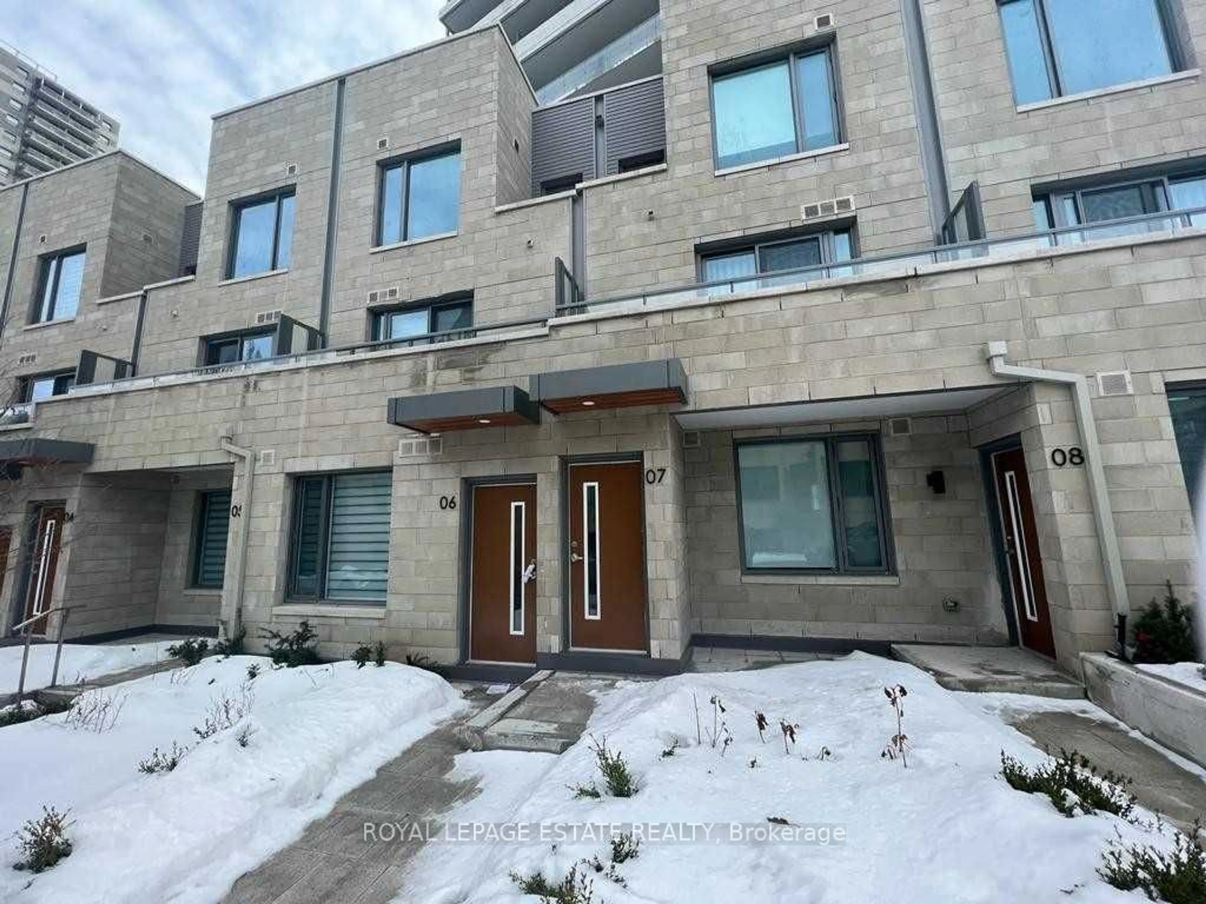 A pic from exterior of the house or condo for 175 Pears Ave #Th7, Toronto Ontario M5R 0C1