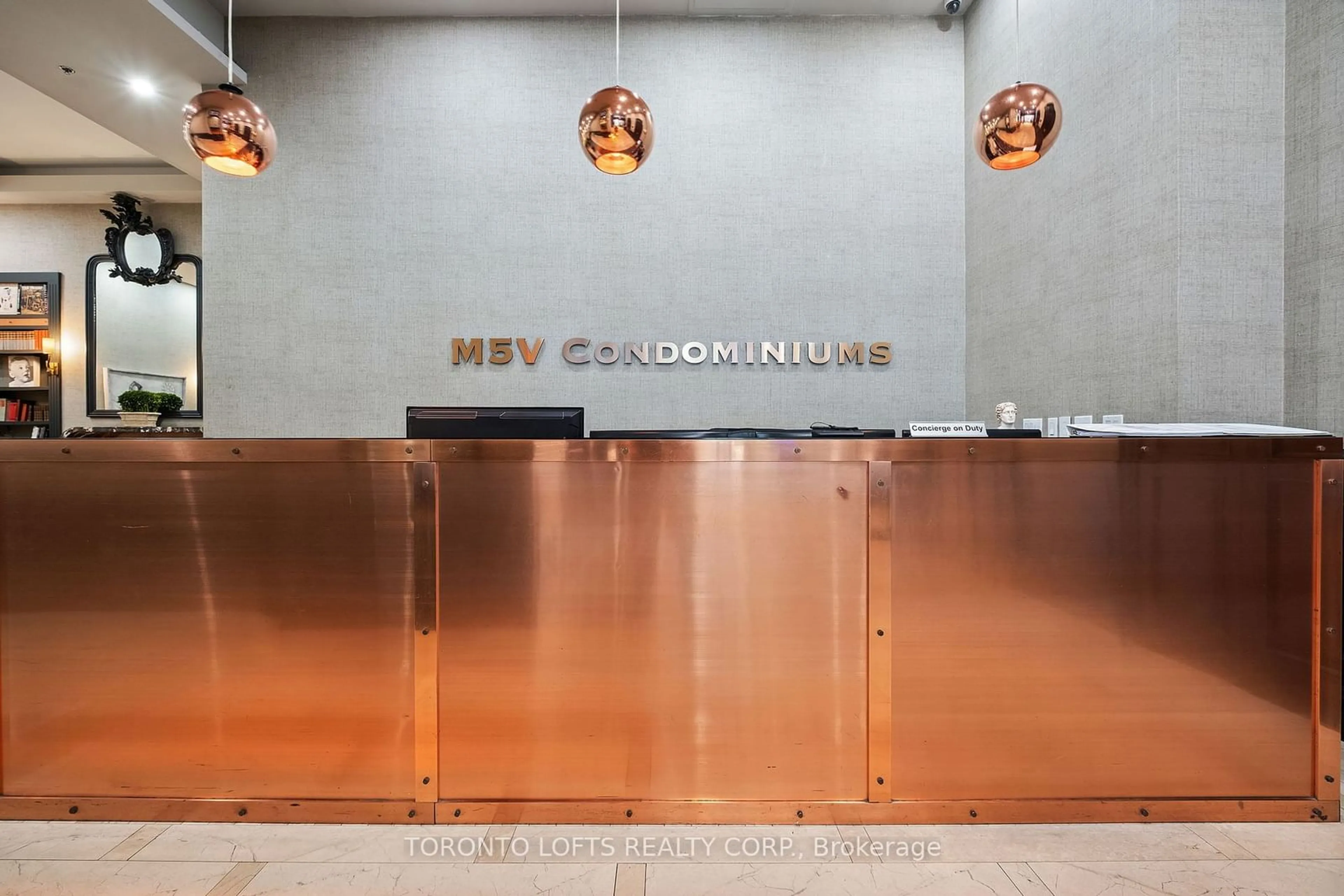 Indoor lobby for 375 King St #604, Toronto Ontario M5V 1K1