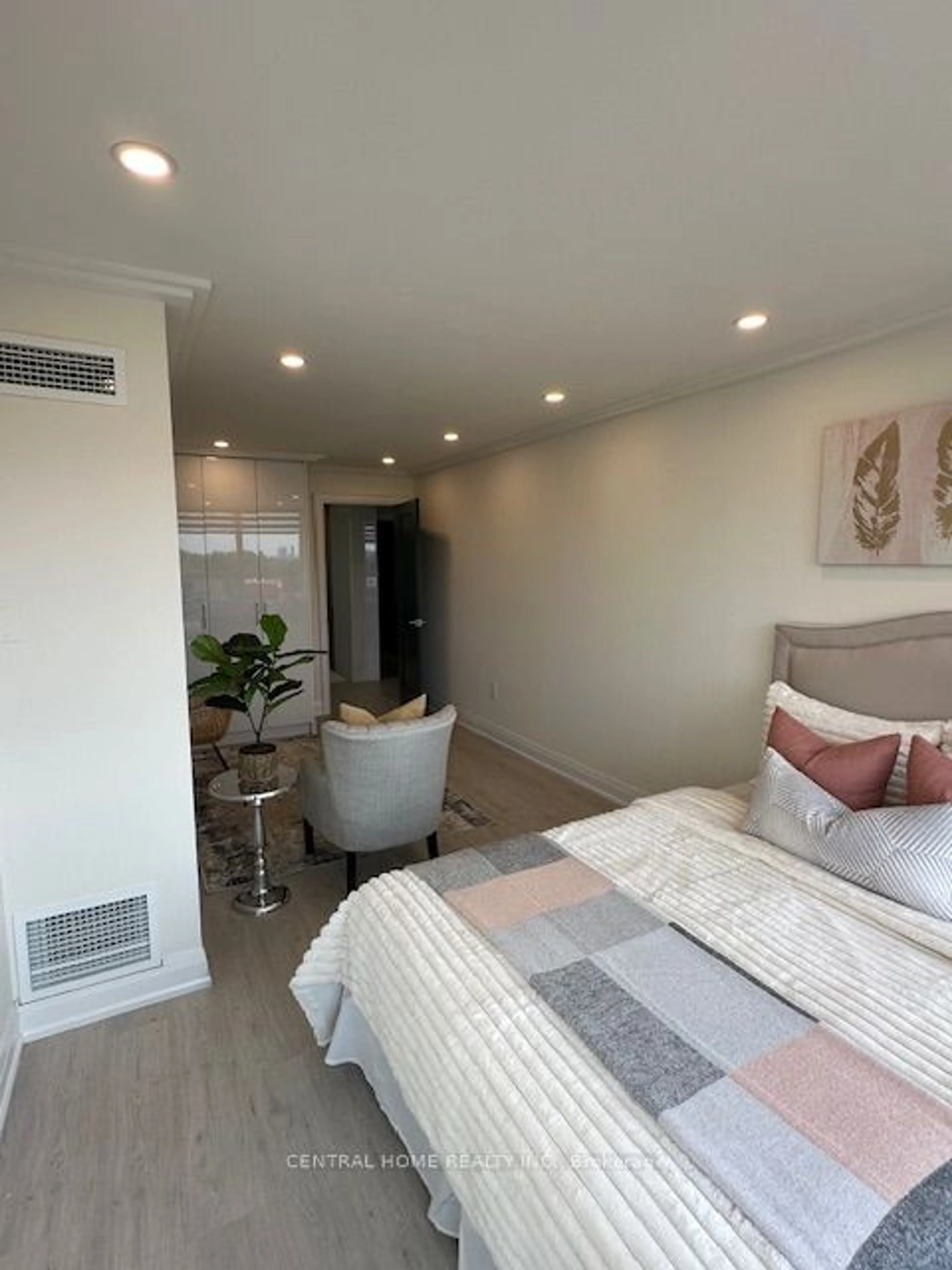 A pic of a room for 55 Skymark Dr #605, Toronto Ontario M2H 3N4