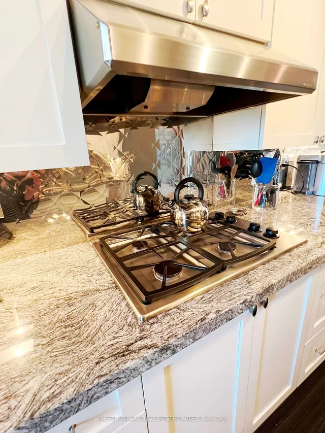 Additional property image - 5 Rosehill Ave Unit 819