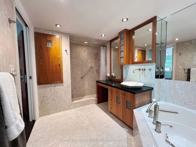 Additional property image - 5 Rosehill Ave Unit 819