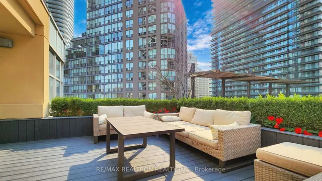 Additional property image - 11 St Joseph St Unit 1503