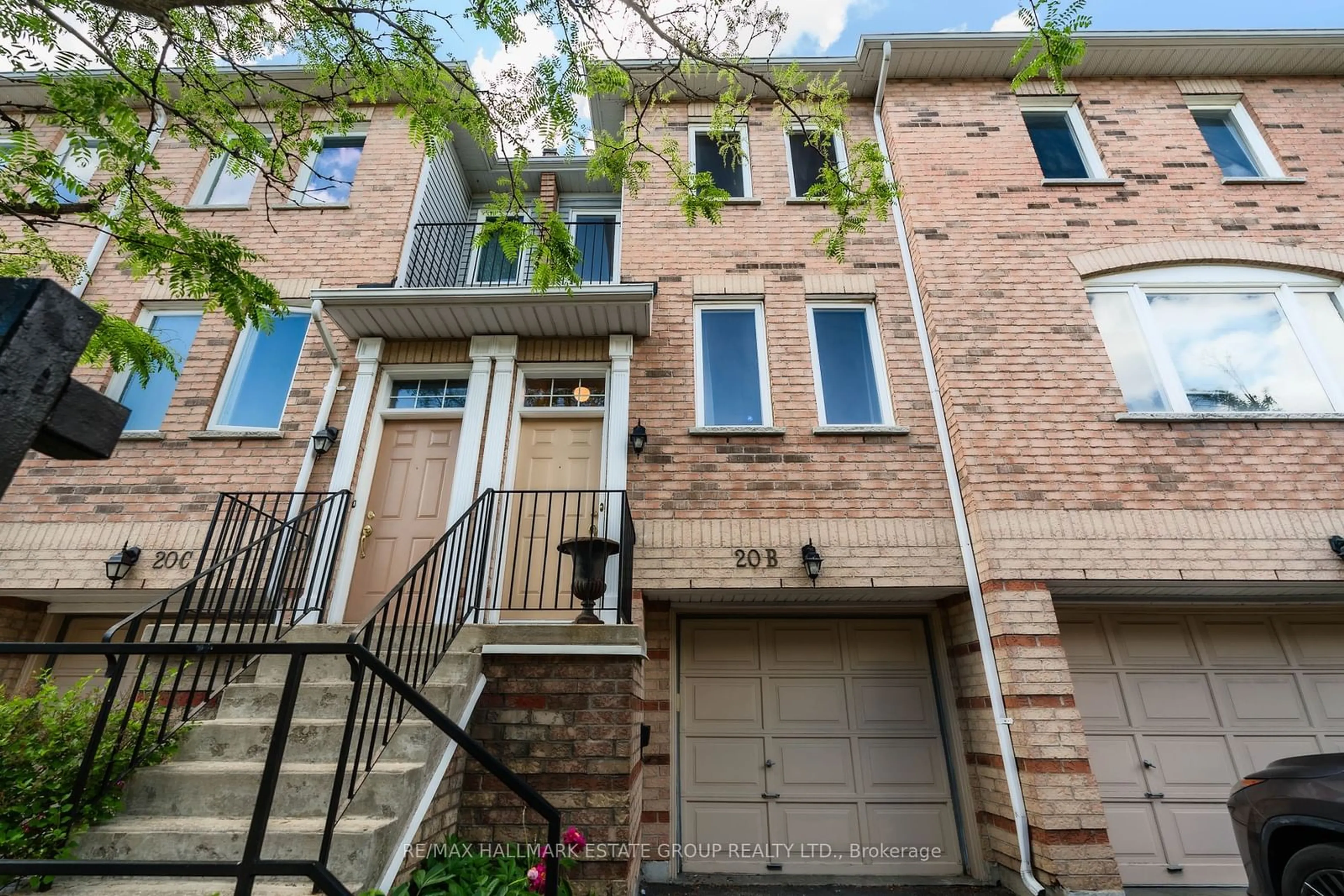 A pic from exterior of the house or condo, the street view for 20 Leaside Park Dr #B, Toronto Ontario M4H 1R2