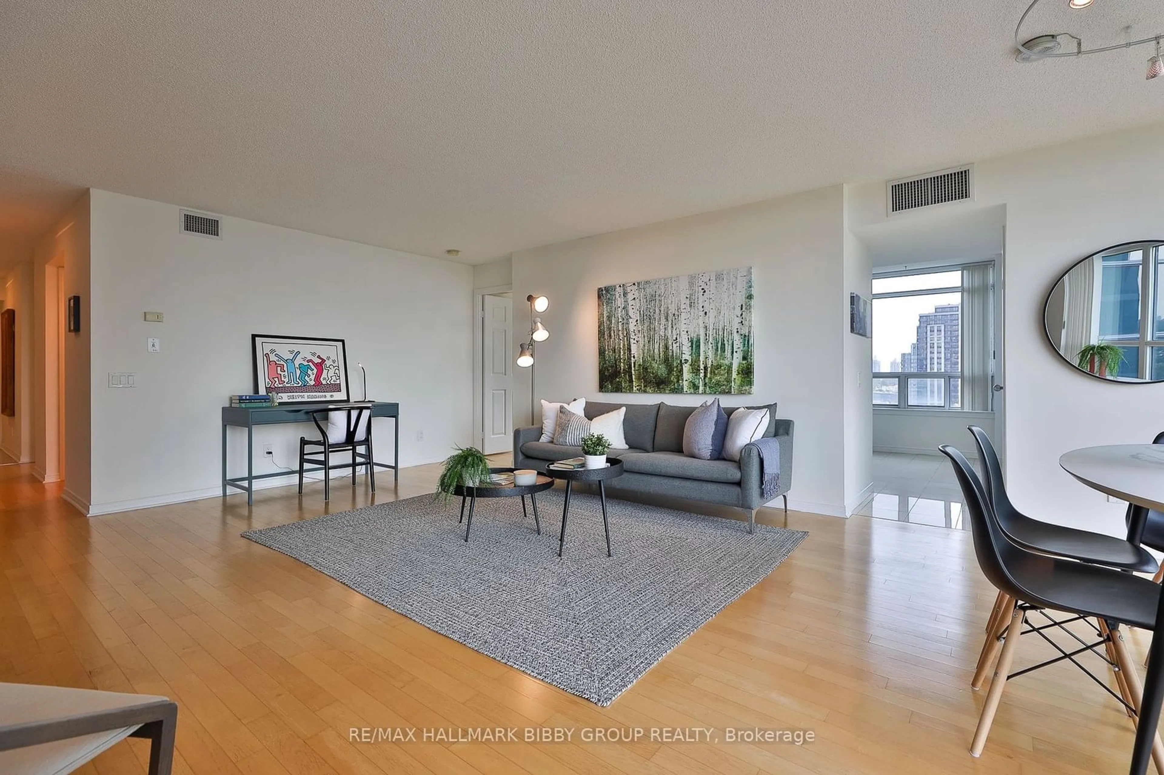 Living room for 28 Harrison Garden Blvd #1002, Toronto Ontario M2N 7B5