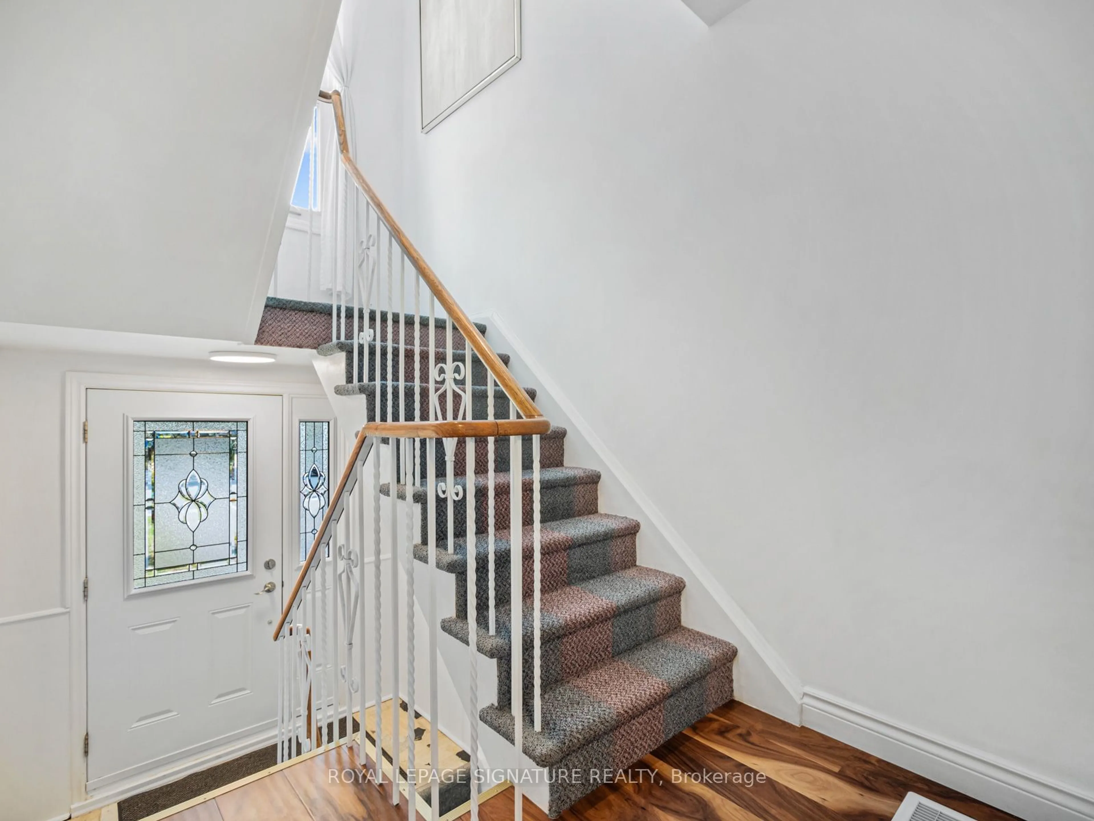 Stairs for 32 Daleside Cres, Toronto Ontario M4A 2H6