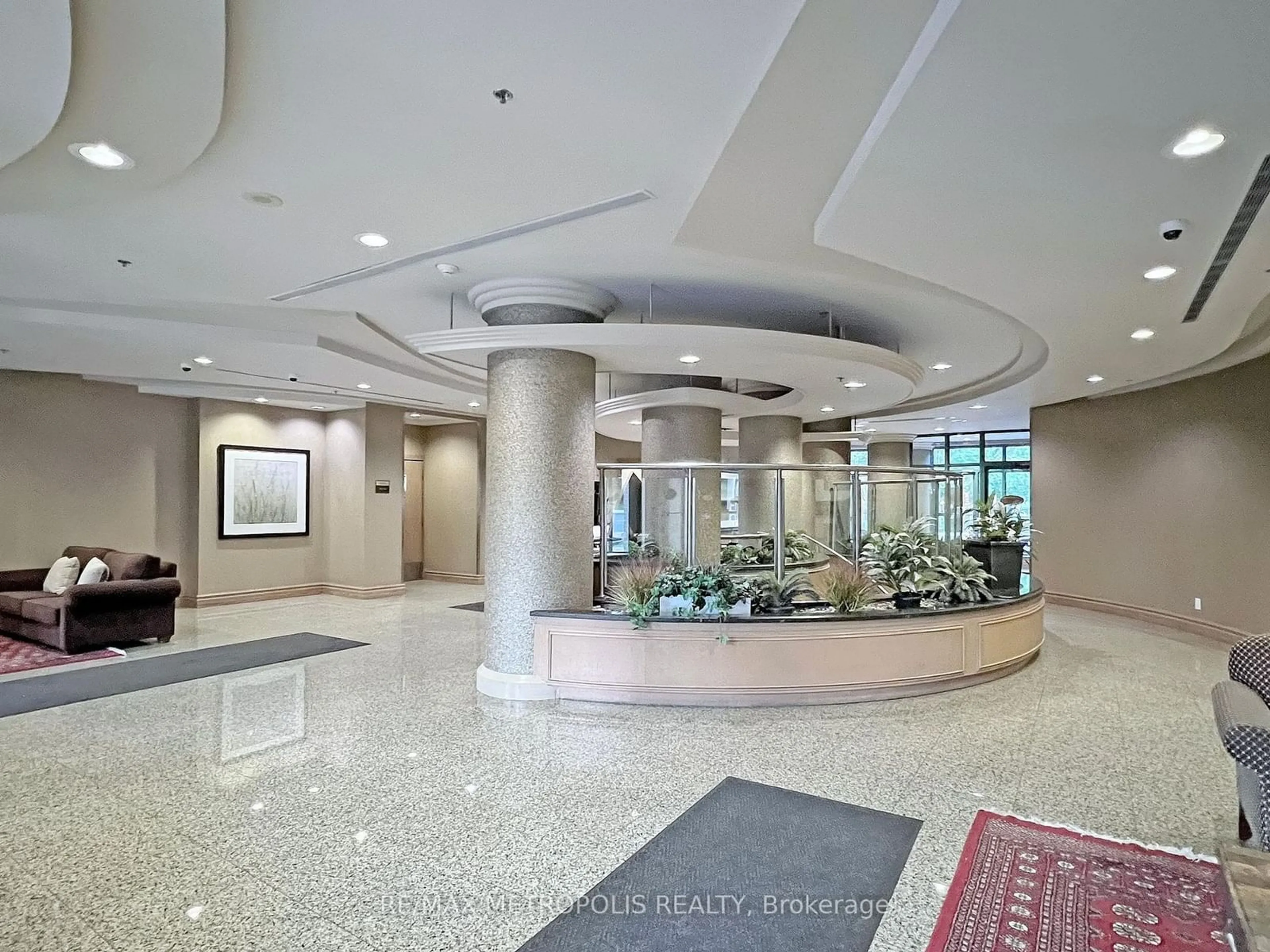 Indoor lobby for 233 Beecroft Rd #422, Toronto Ontario M2N 6Z9