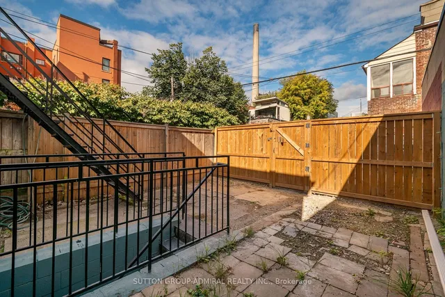 Additional image 4 of 658 Dundas St