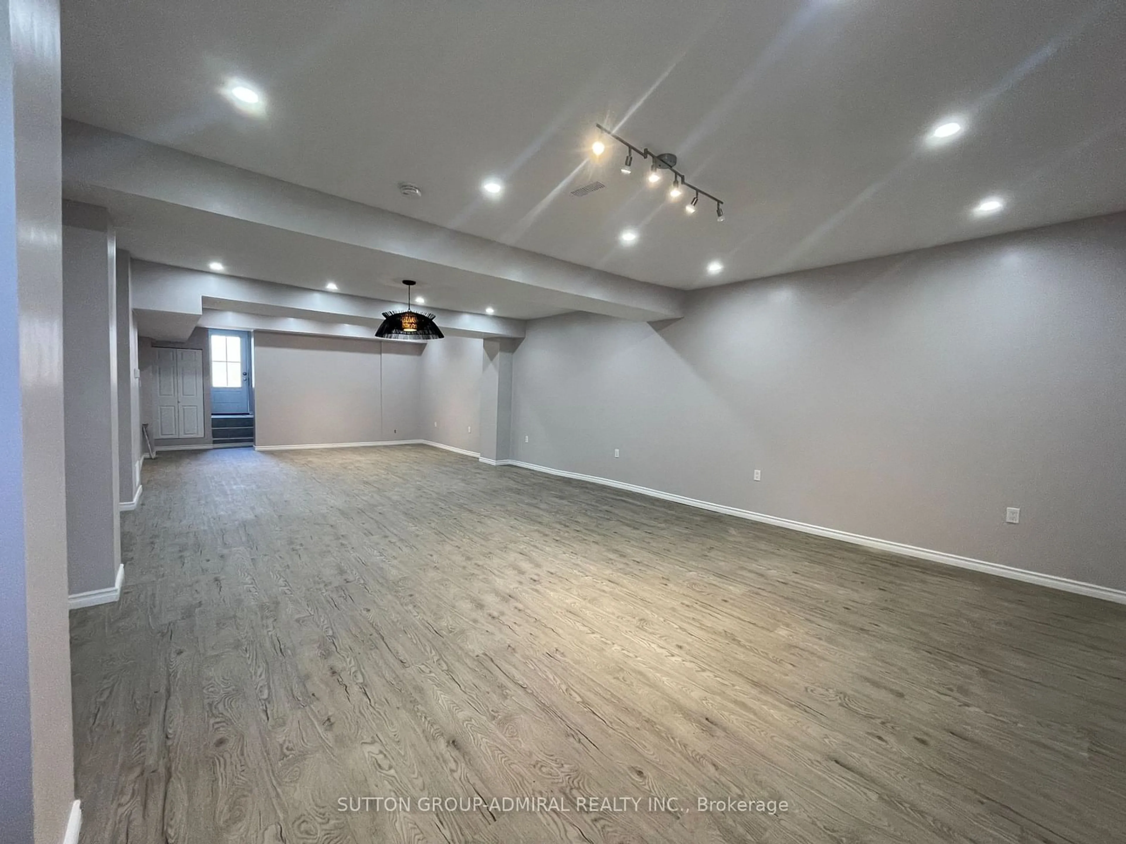 Other indoor space, not visible floor for 658 Dundas St, Toronto Ontario M5T 1H9