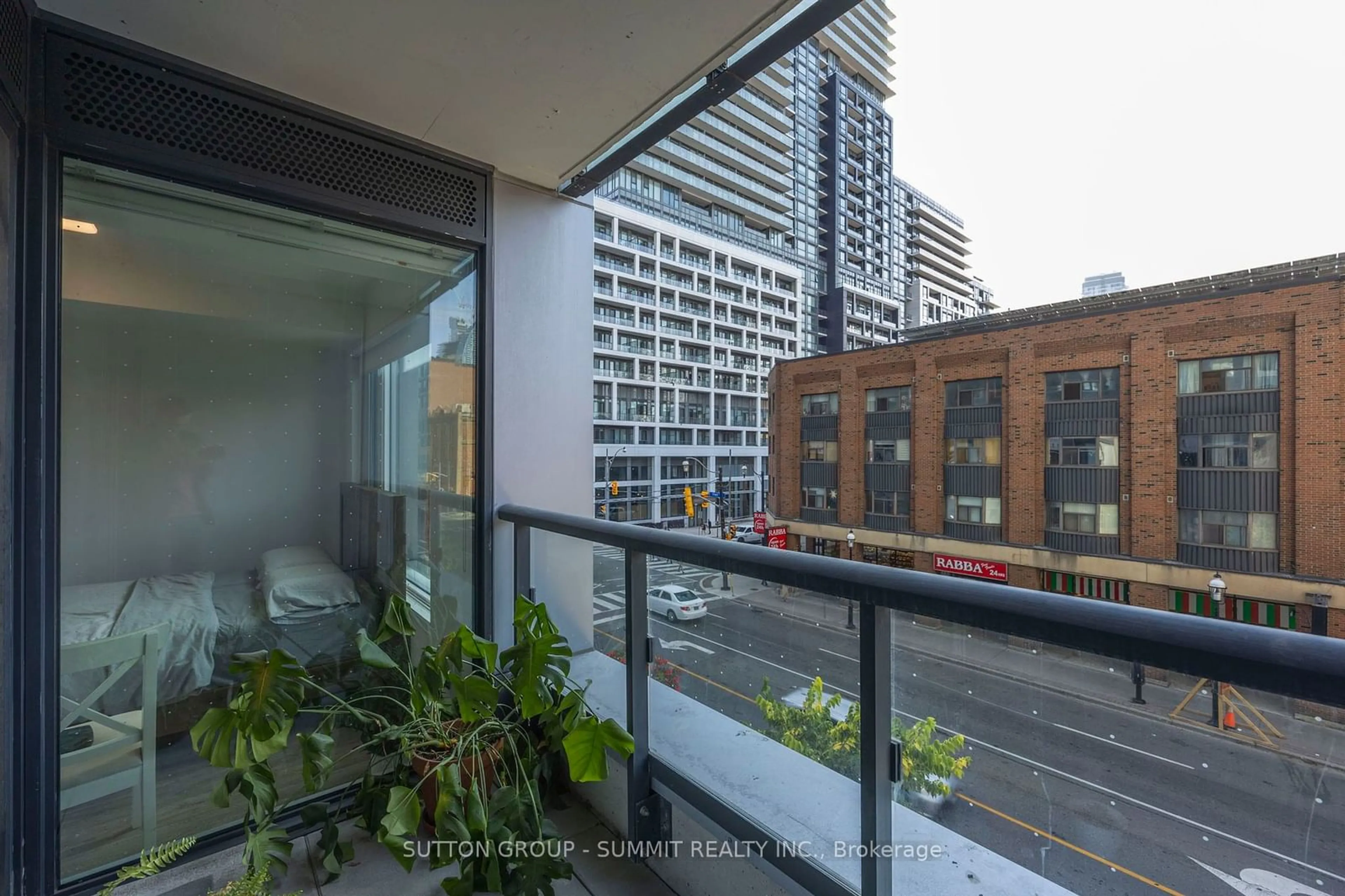 Balcony in the apartment for 158 FRONT St #220, Toronto Ontario M5A 0K9