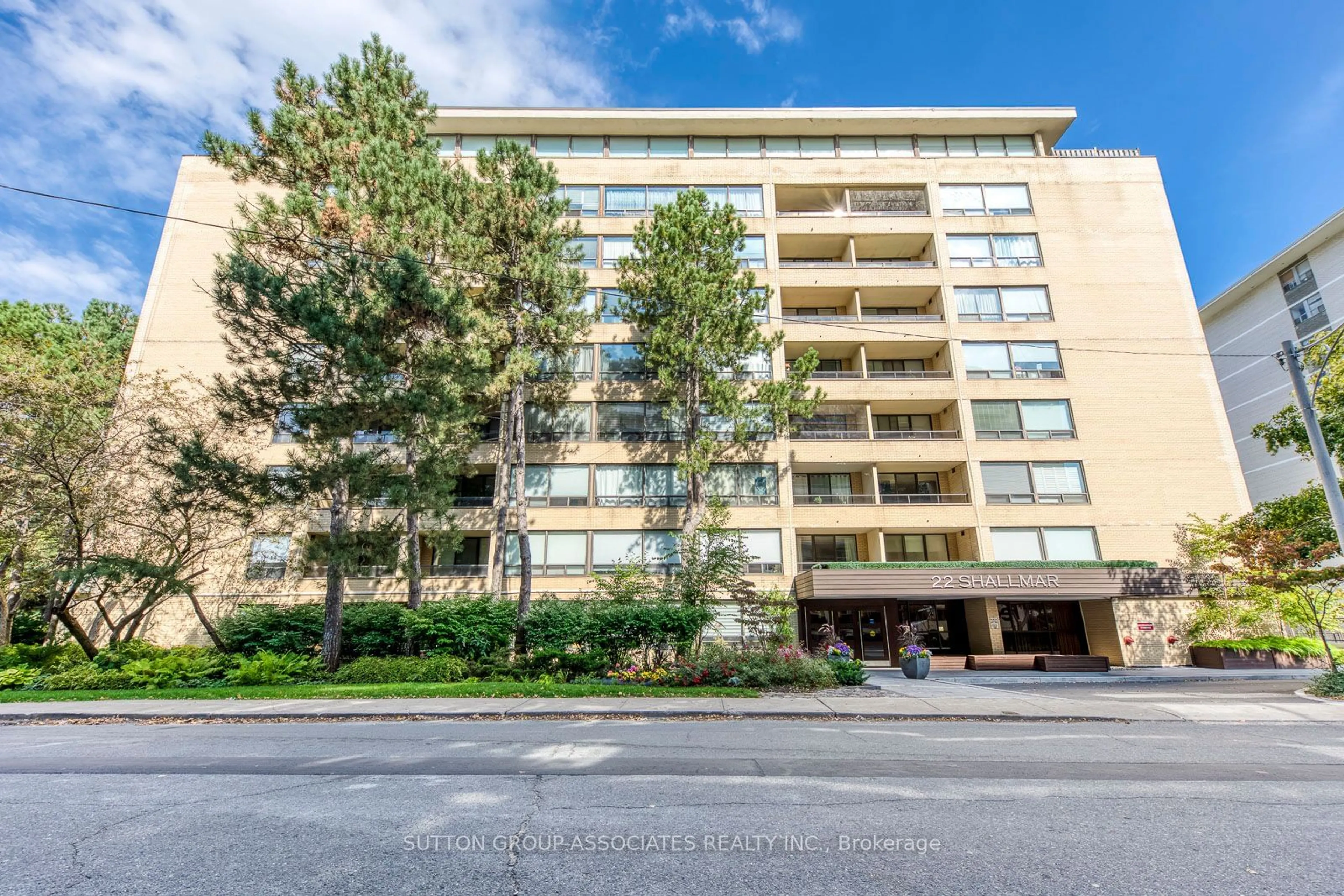 A pic from exterior of the house or condo for 22 Shallmar Blvd #809, Toronto Ontario M5N 2Z8