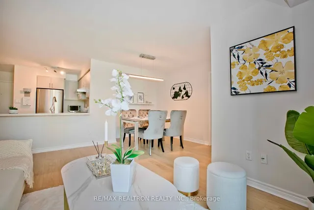Additional property image - 7 Lorraine Dr Unit 701