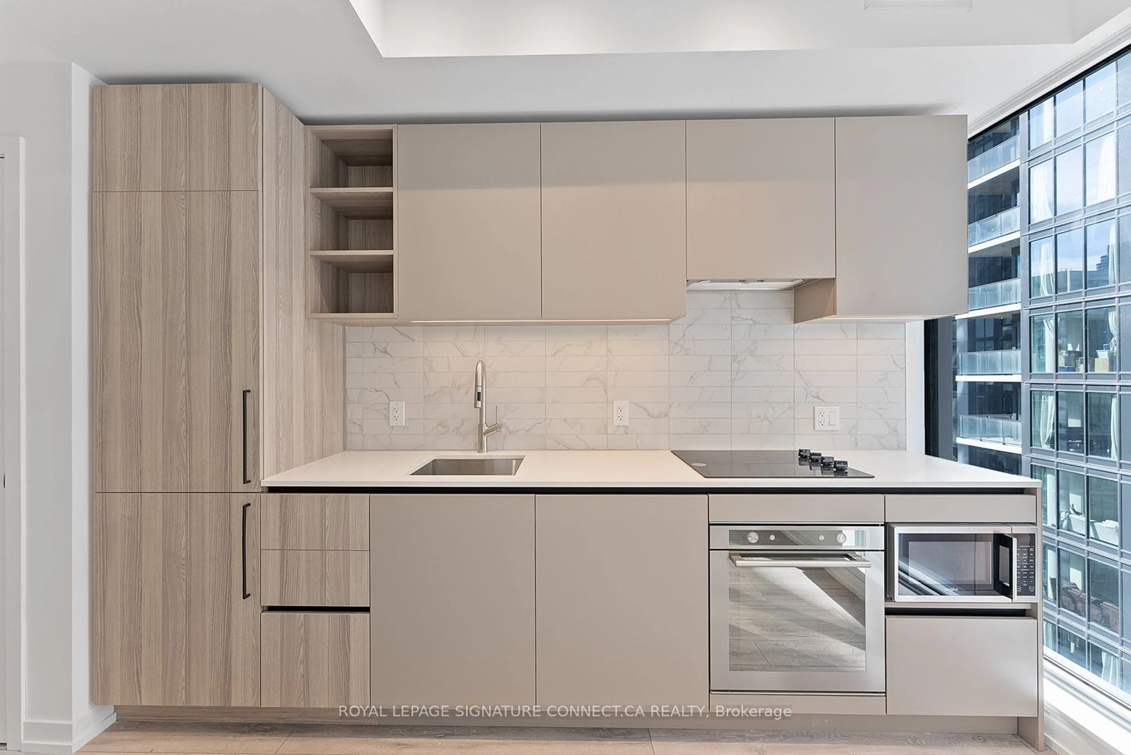 Standard kitchen, ceramic floors for 55 Mercer St #1606, Toronto Ontario M5V 3W2