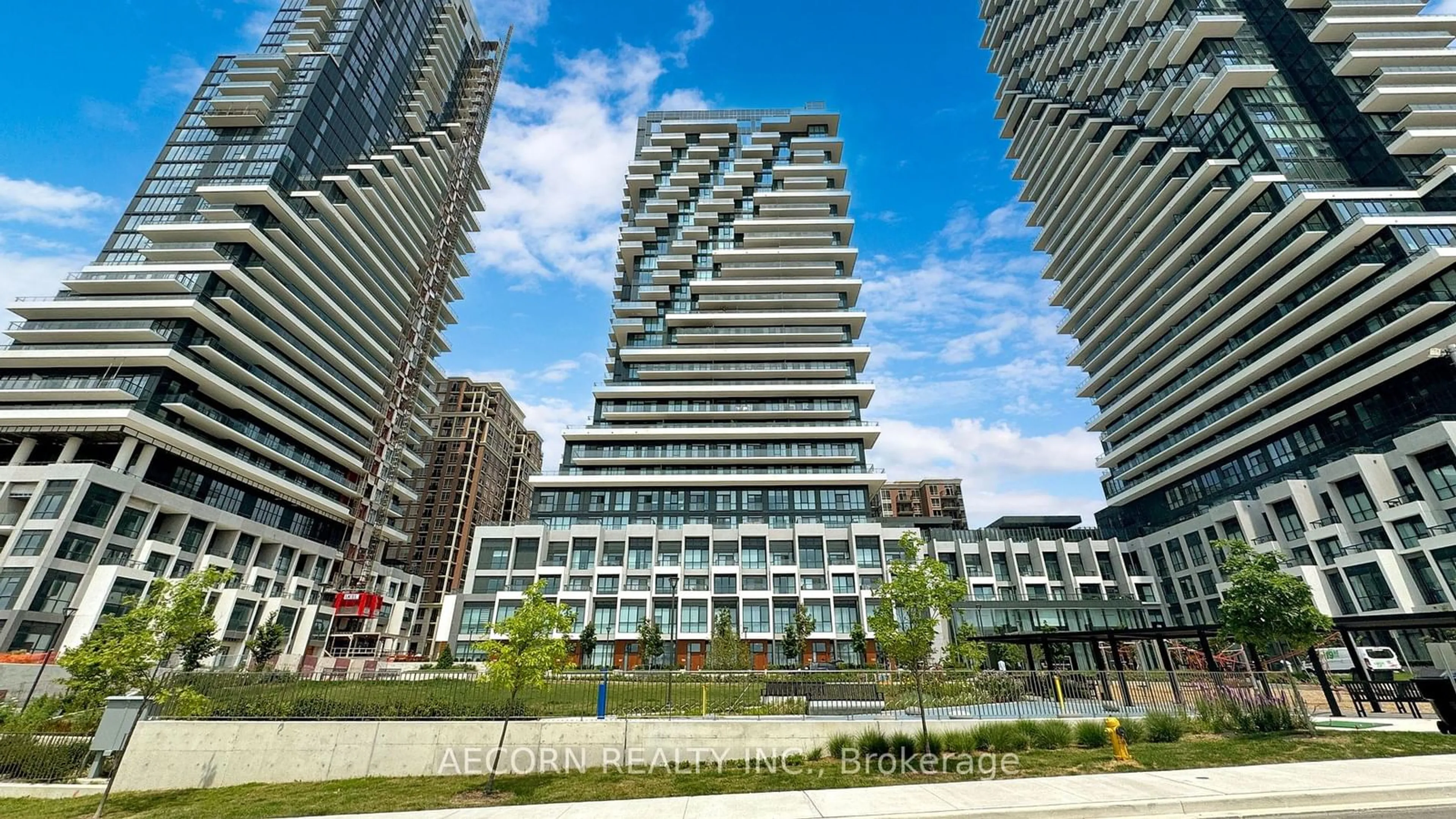 A pic from exterior of the house or condo, the view of city buildings for 20 Inn on the park Dr #2139, Toronto Ontario M3C 0P8