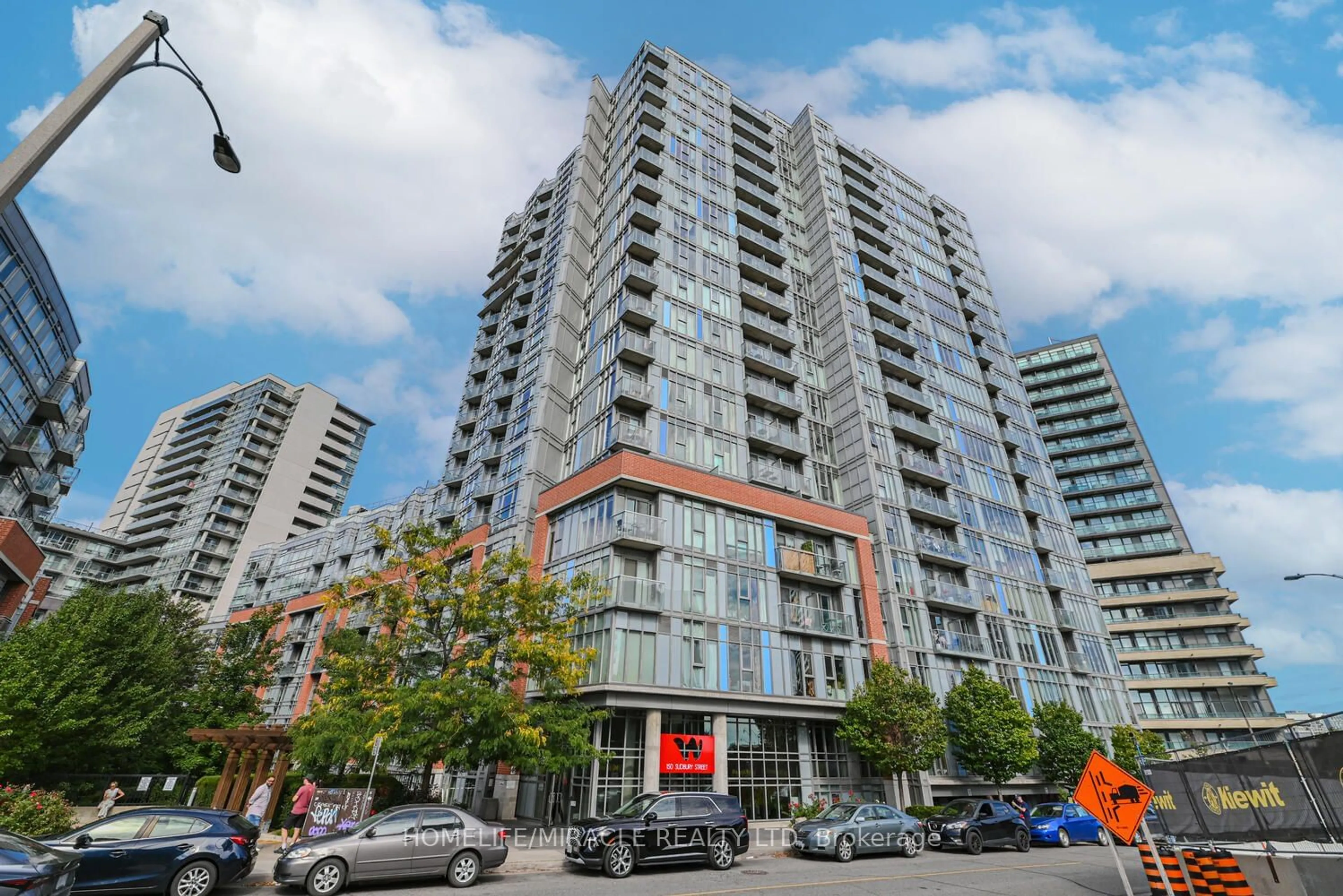 A pic from exterior of the house or condo for 150 Sudbury St #1616, Toronto Ontario M6J 3S8