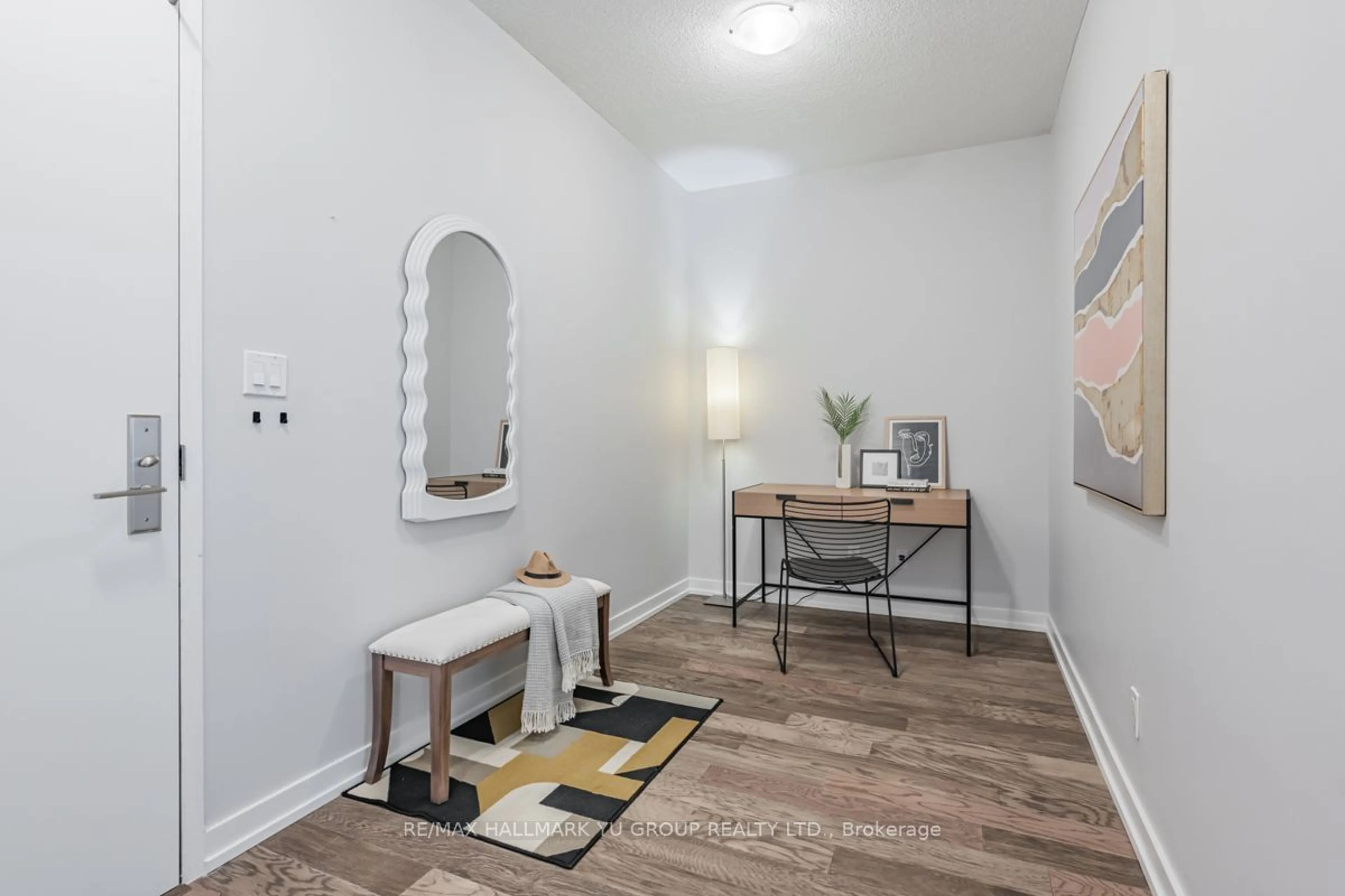 Indoor entryway for 126 Simcoe St #1205, Toronto Ontario M5H 4E6