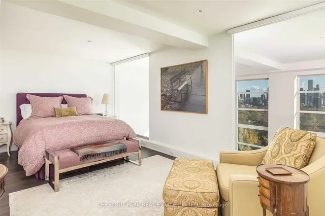 Additional property image - 111 St Clair Ave Unit 918