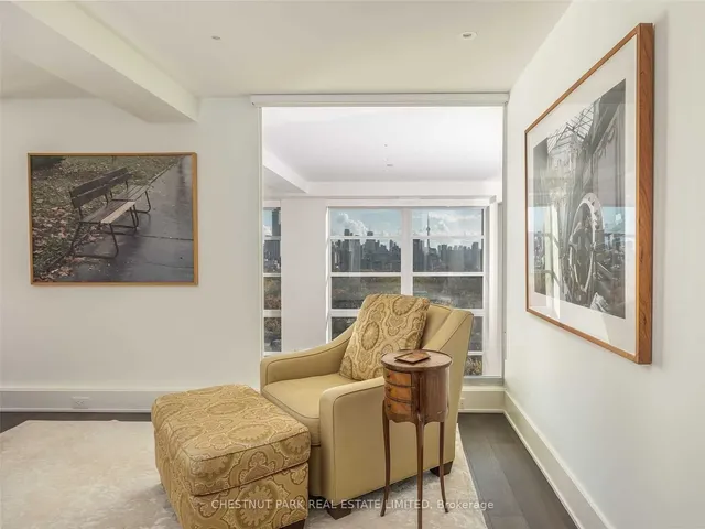 Additional property image - 111 St Clair Ave Unit 918