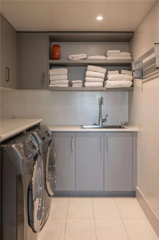 Additional property image - 111 St Clair Ave Unit 918