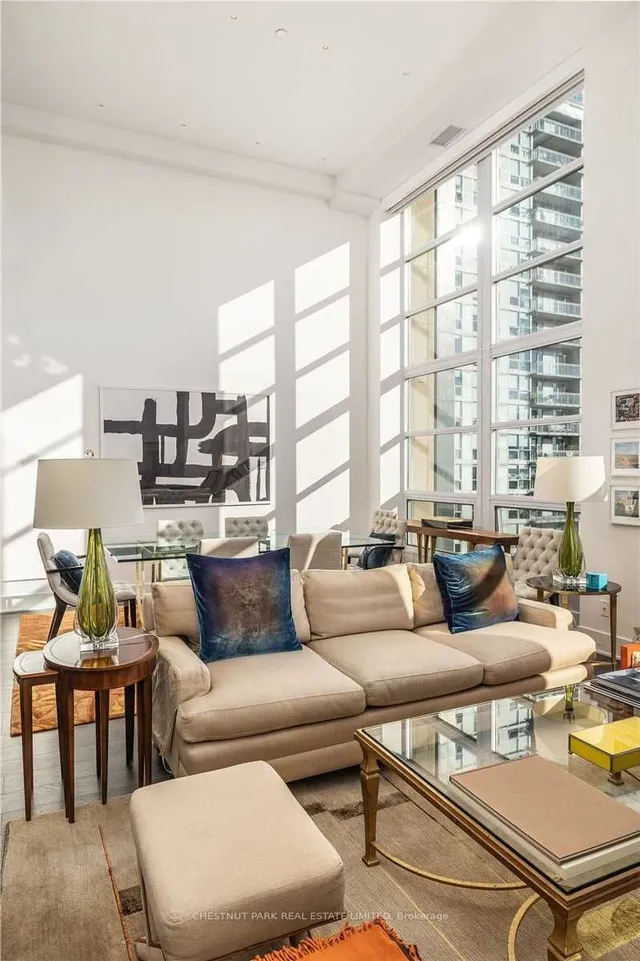 Additional property image - 111 St Clair Ave Unit 918