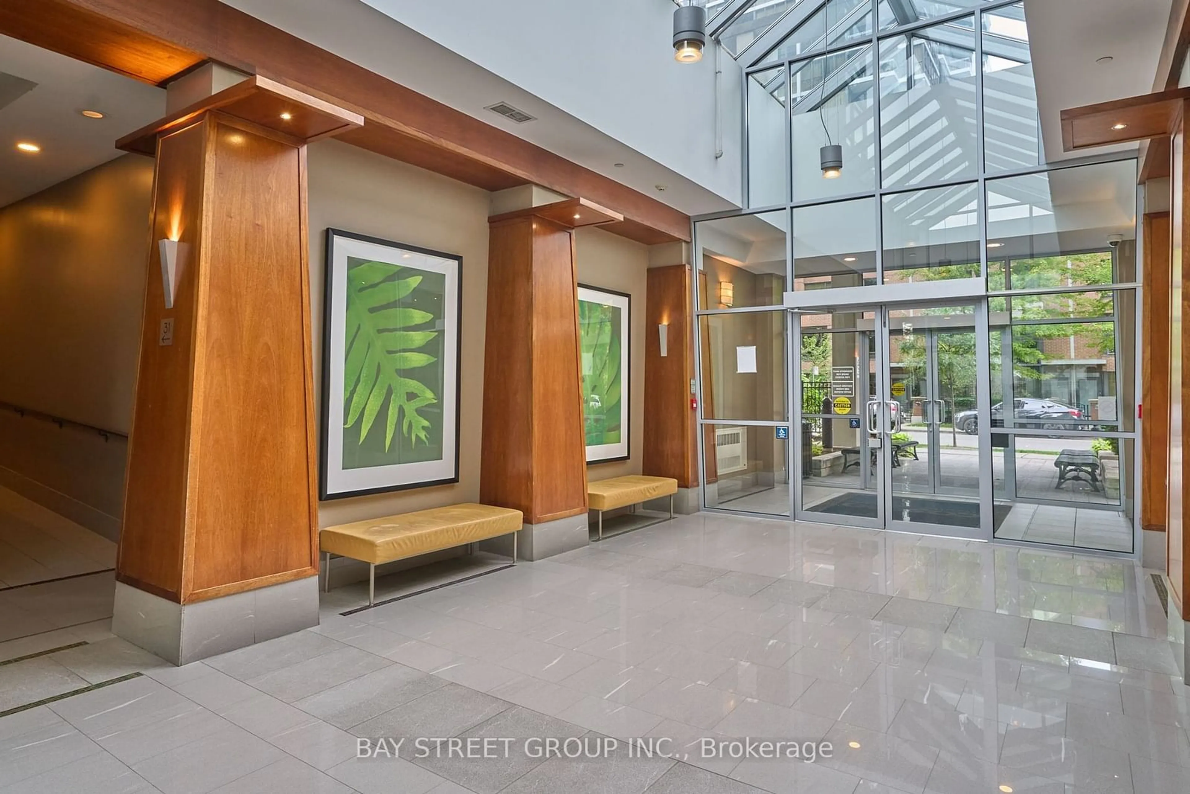 Indoor lobby for 35 Bales Ave #1815, Toronto Ontario M2N 7L7