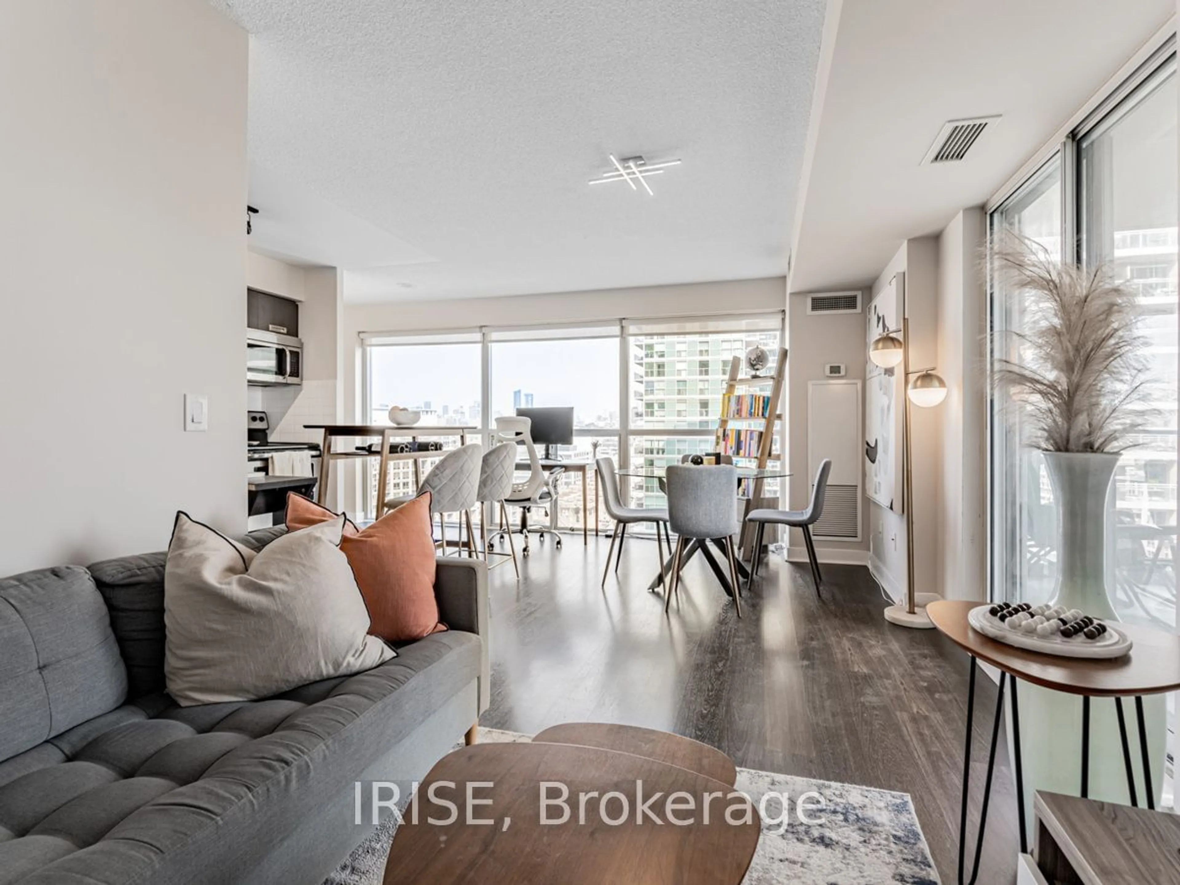 Living room for 100 Western Battery Rd #1602, Toronto Ontario M6K 3S2