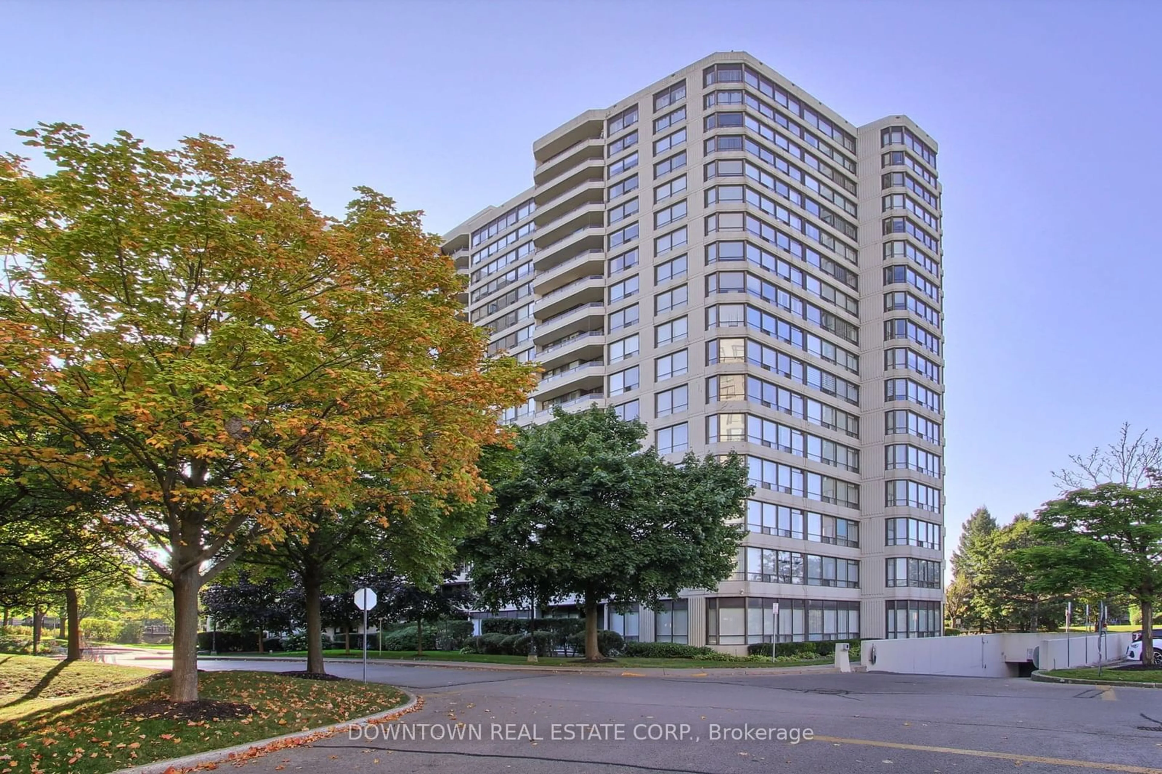 A pic from exterior of the house or condo for 1121 Steeles Ave #406, Toronto Ontario M2R 3W7