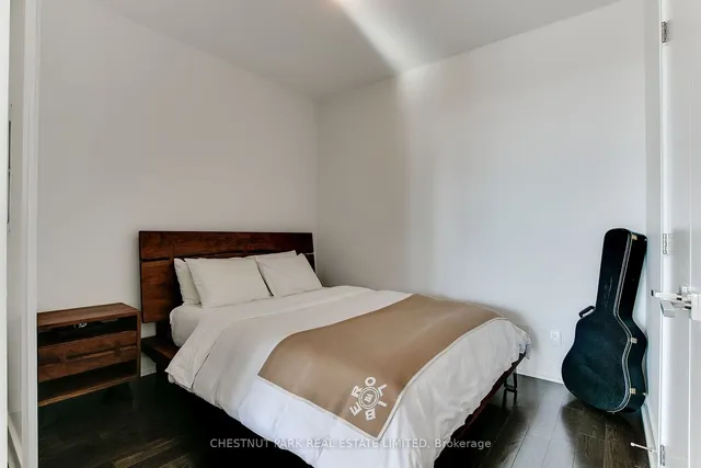 Additional property image - 170 Avenue Rd Unit 703