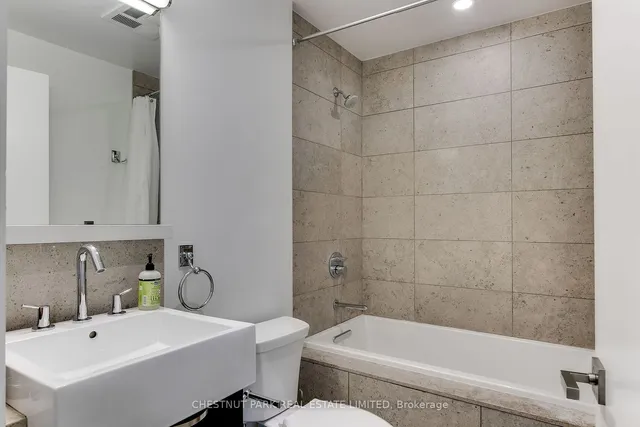 Additional property image - 170 Avenue Rd Unit 703