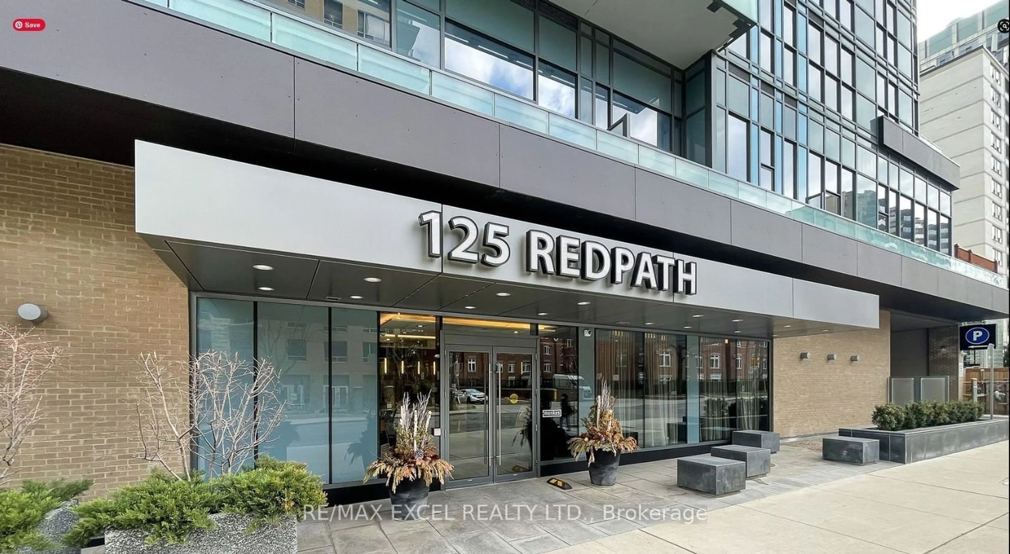 Indoor foyer for 125 Redpath Ave #2301, Toronto Ontario M4S 0B5