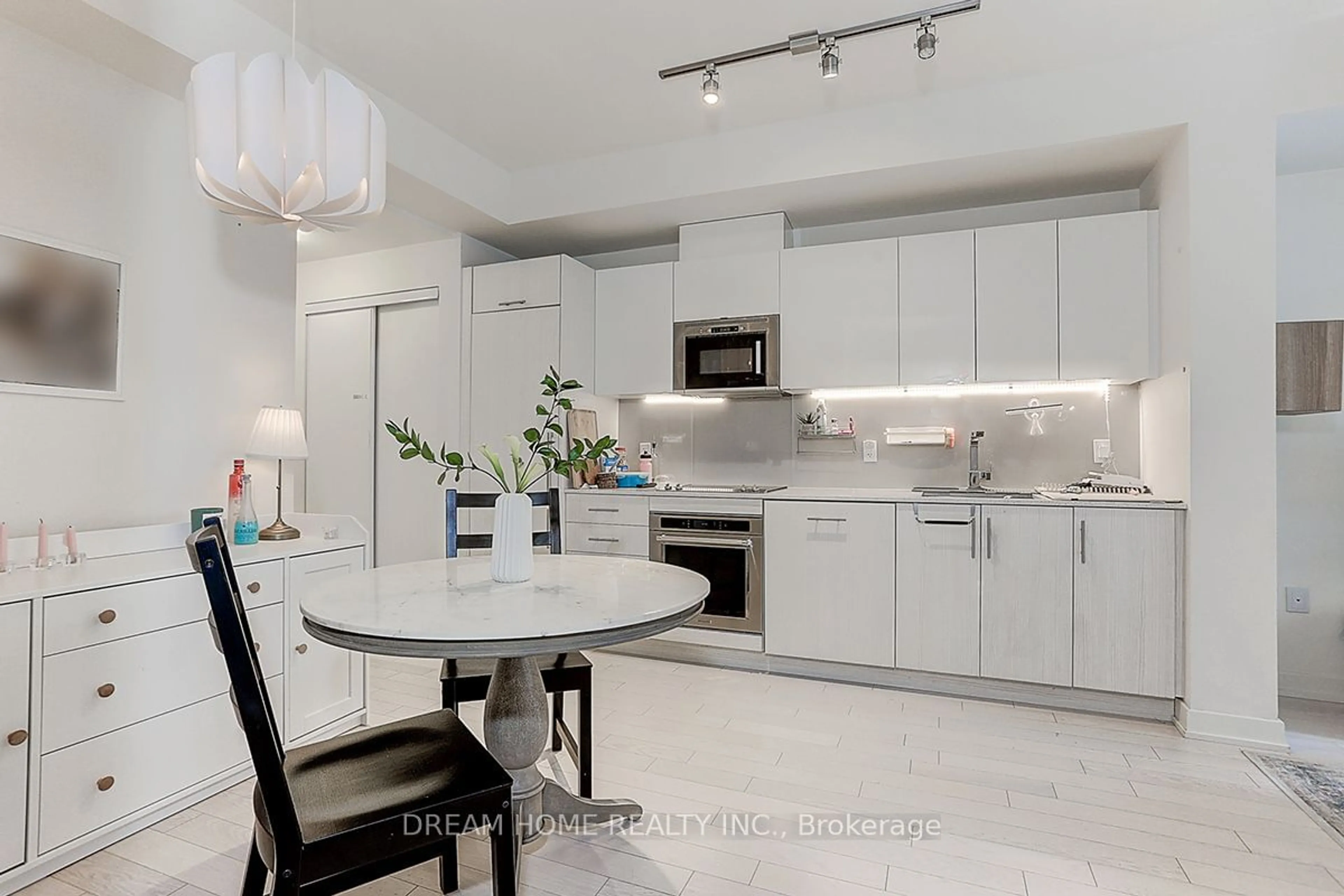 Contemporary kitchen, ceramic floors for 330 Richmond St #1717, Toronto Ontario M5V 0M4