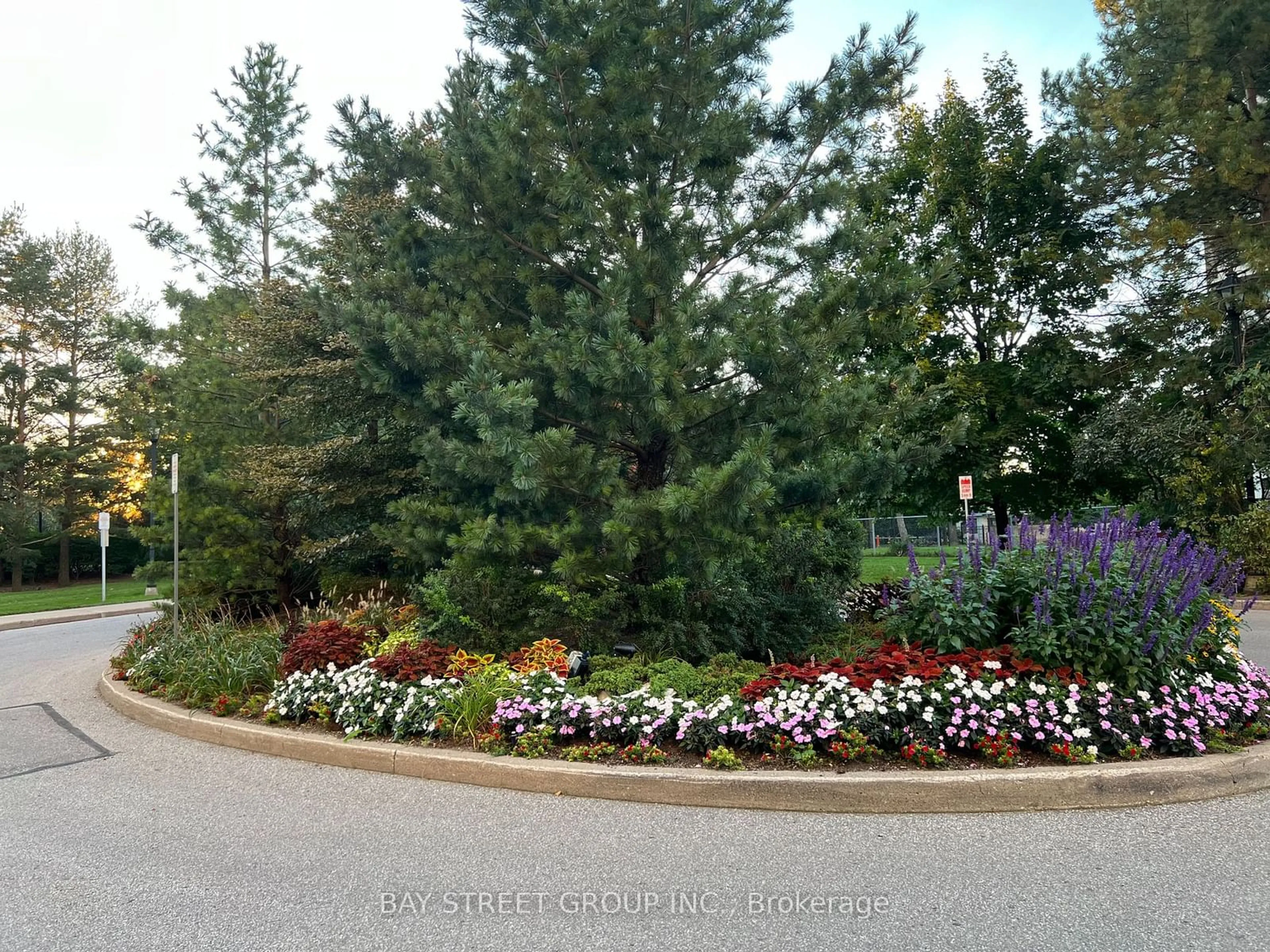 A pic from exterior of the house or condo, the street view for 1101 Steeles Ave #PH209, Toronto Ontario M2R 3W5