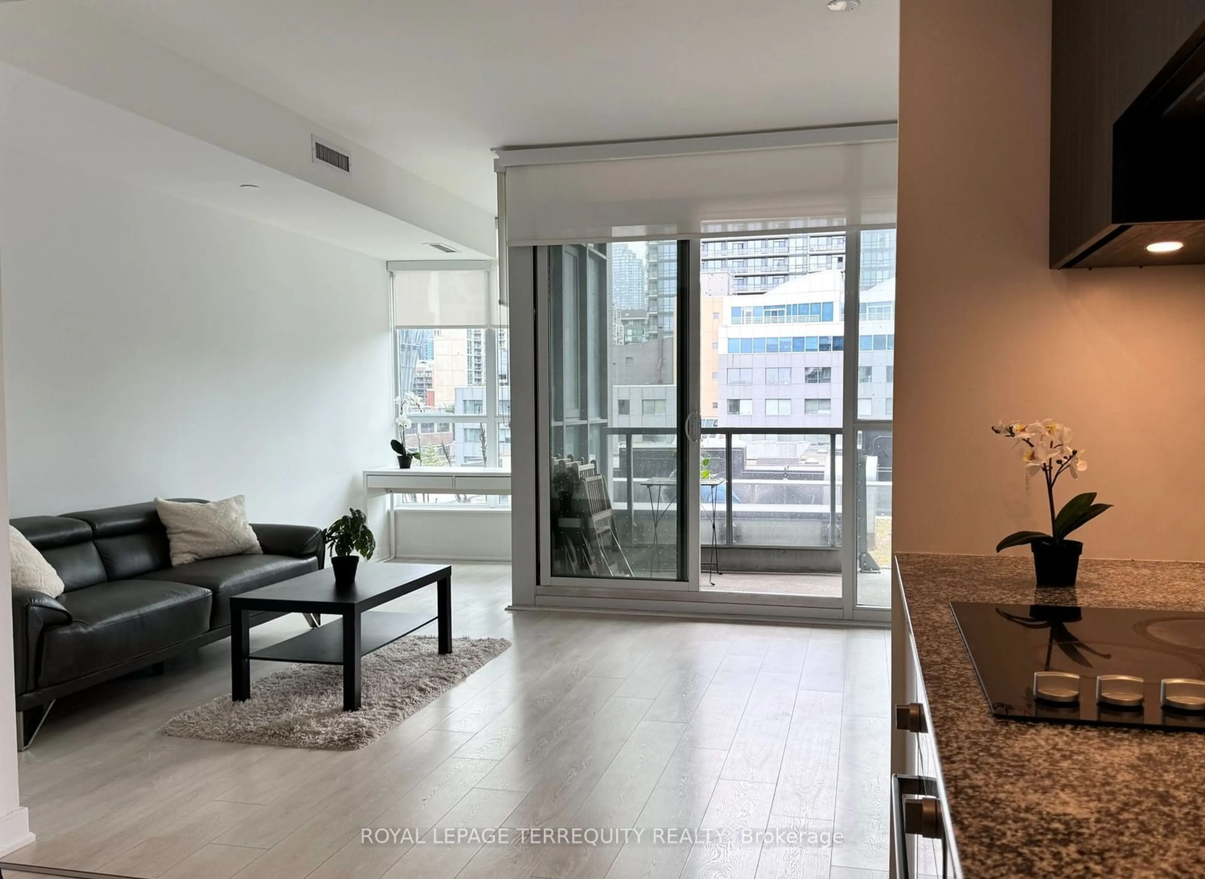 Indoor foyer for 120 Parliament St #421, Toronto Ontario M5A 0N6