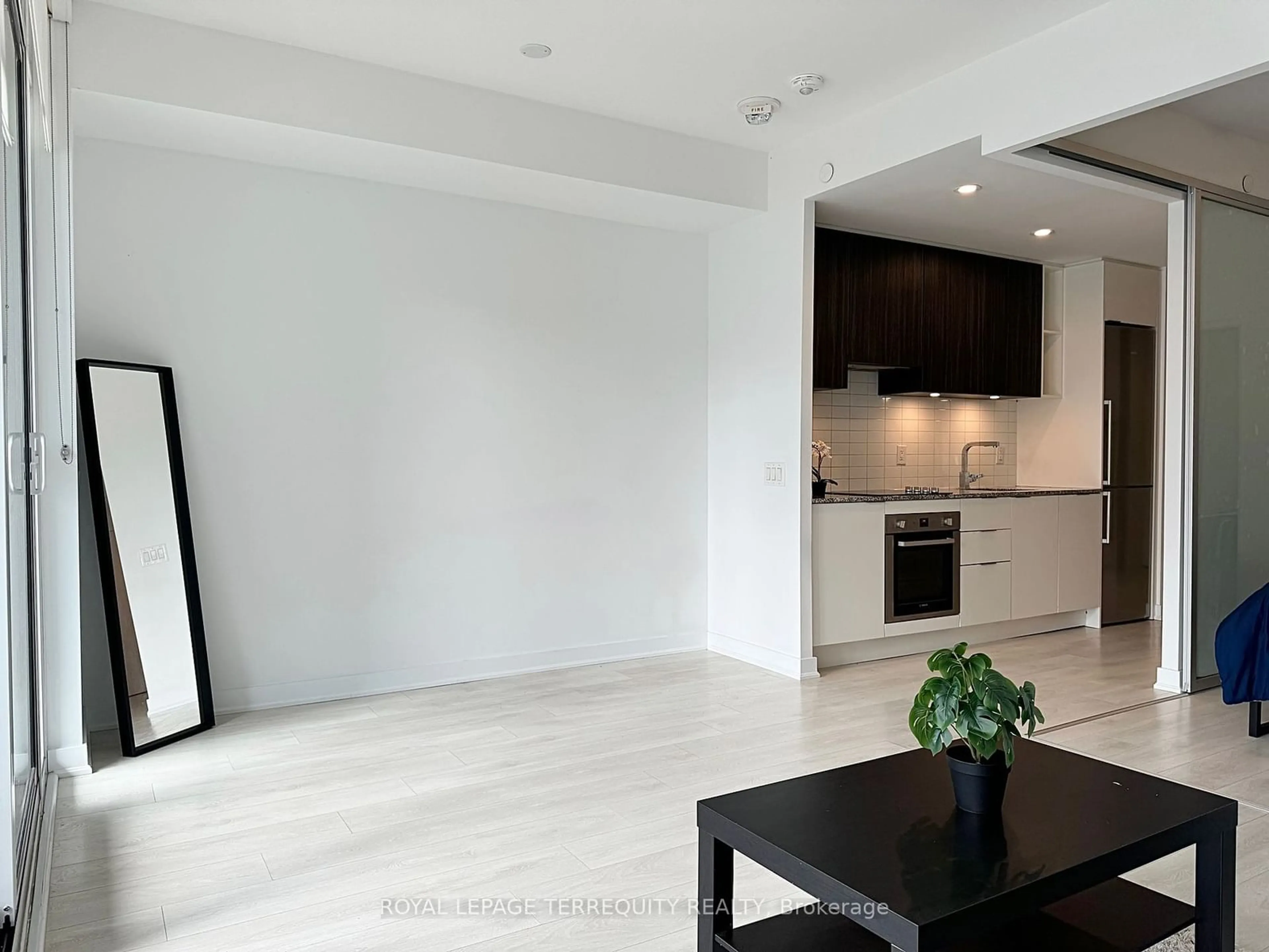 A pic of a room for 120 Parliament St #421, Toronto Ontario M5A 0N6