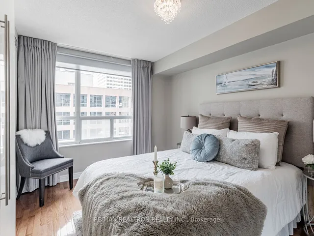 Additional property image - 43 Eglinton Ave Unit 1011