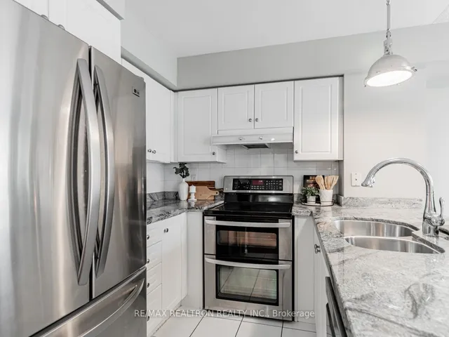 Additional property image - 43 Eglinton Ave Unit 1011