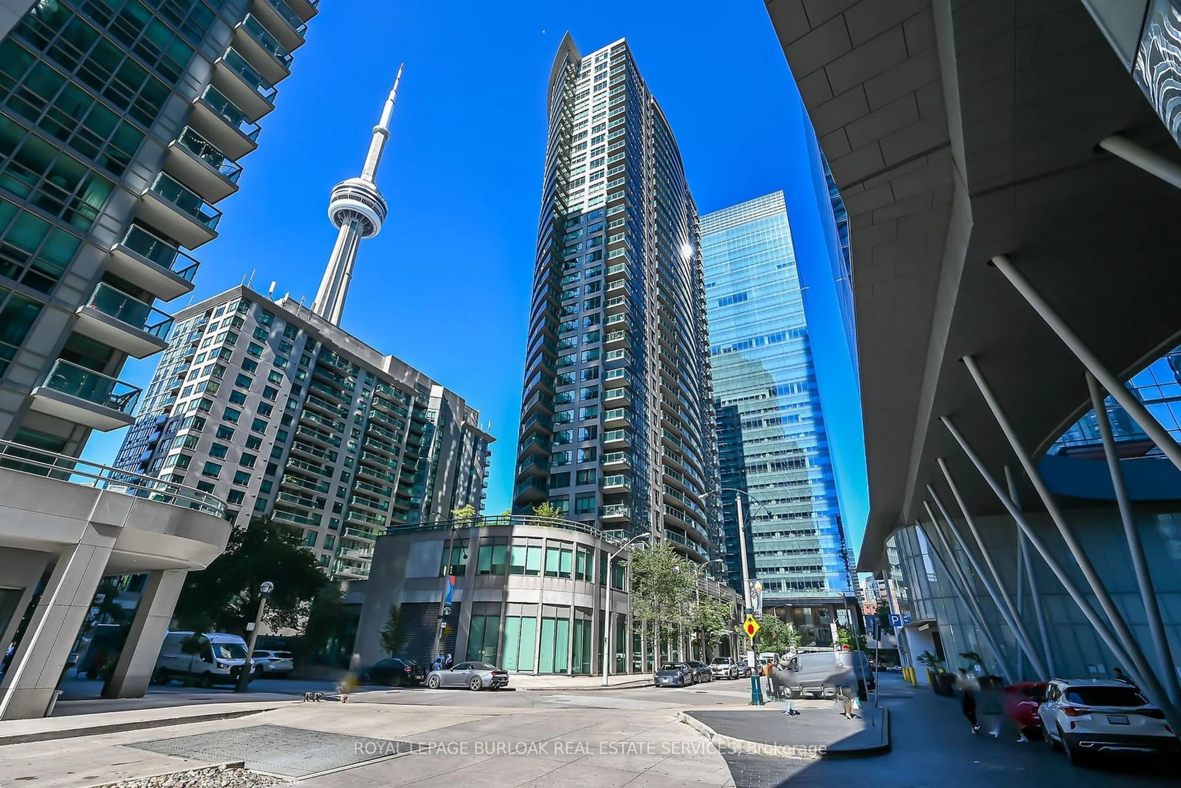 A pic from exterior of the house or condo for 30 Grand Trunk Cres #709, Toronto Ontario M5J 3A4