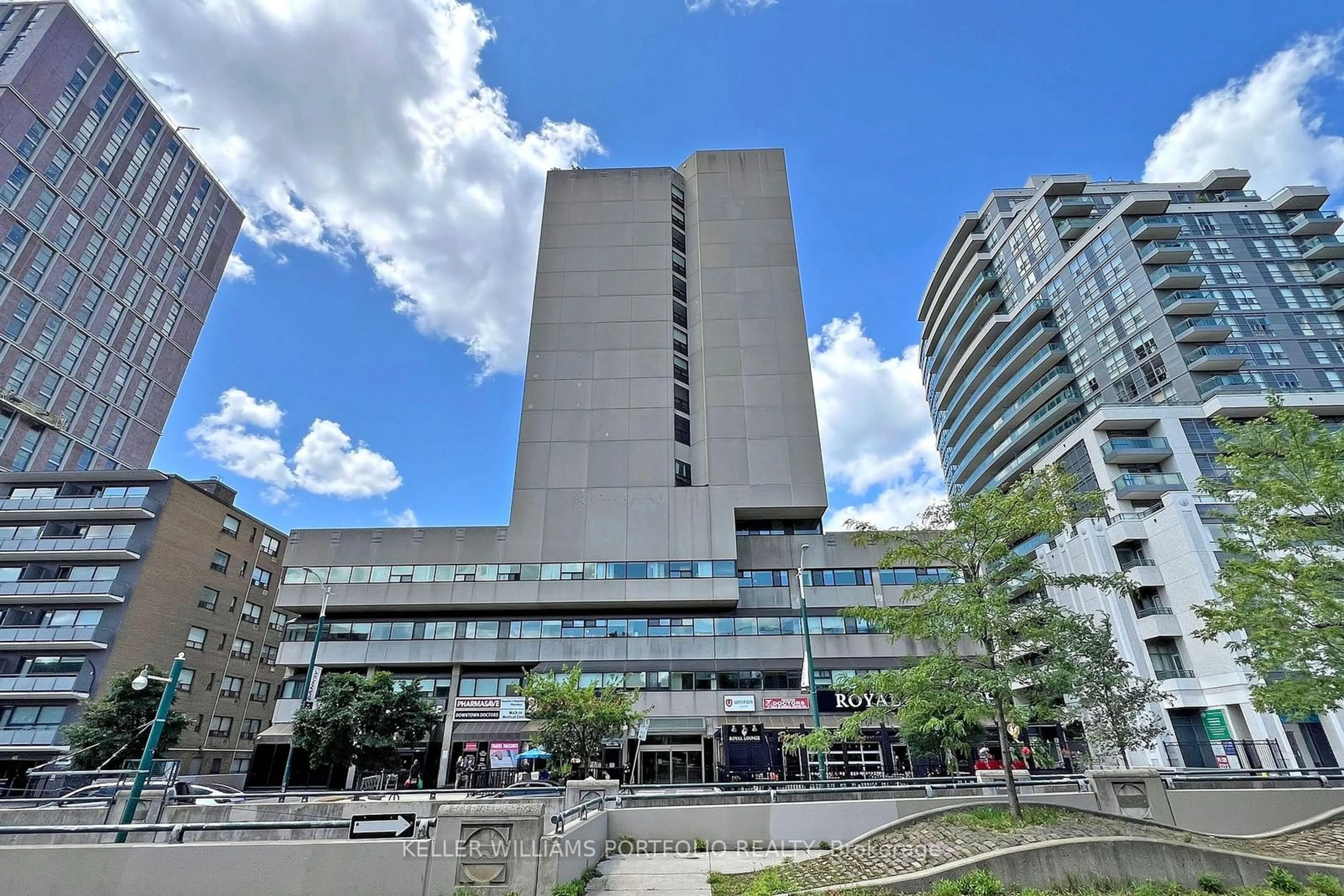 A pic from exterior of the house or condo, the front or back of building for 720 Spadina Ave #1510, Toronto Ontario M5S 2T9