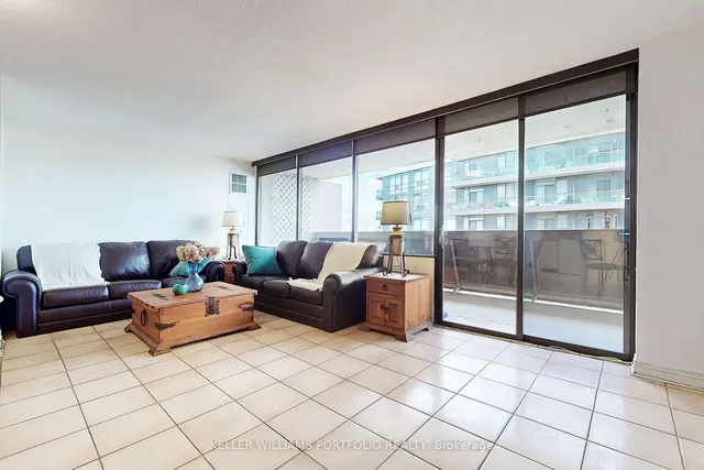 Additional property image - 720 Spadina Ave Unit 1510